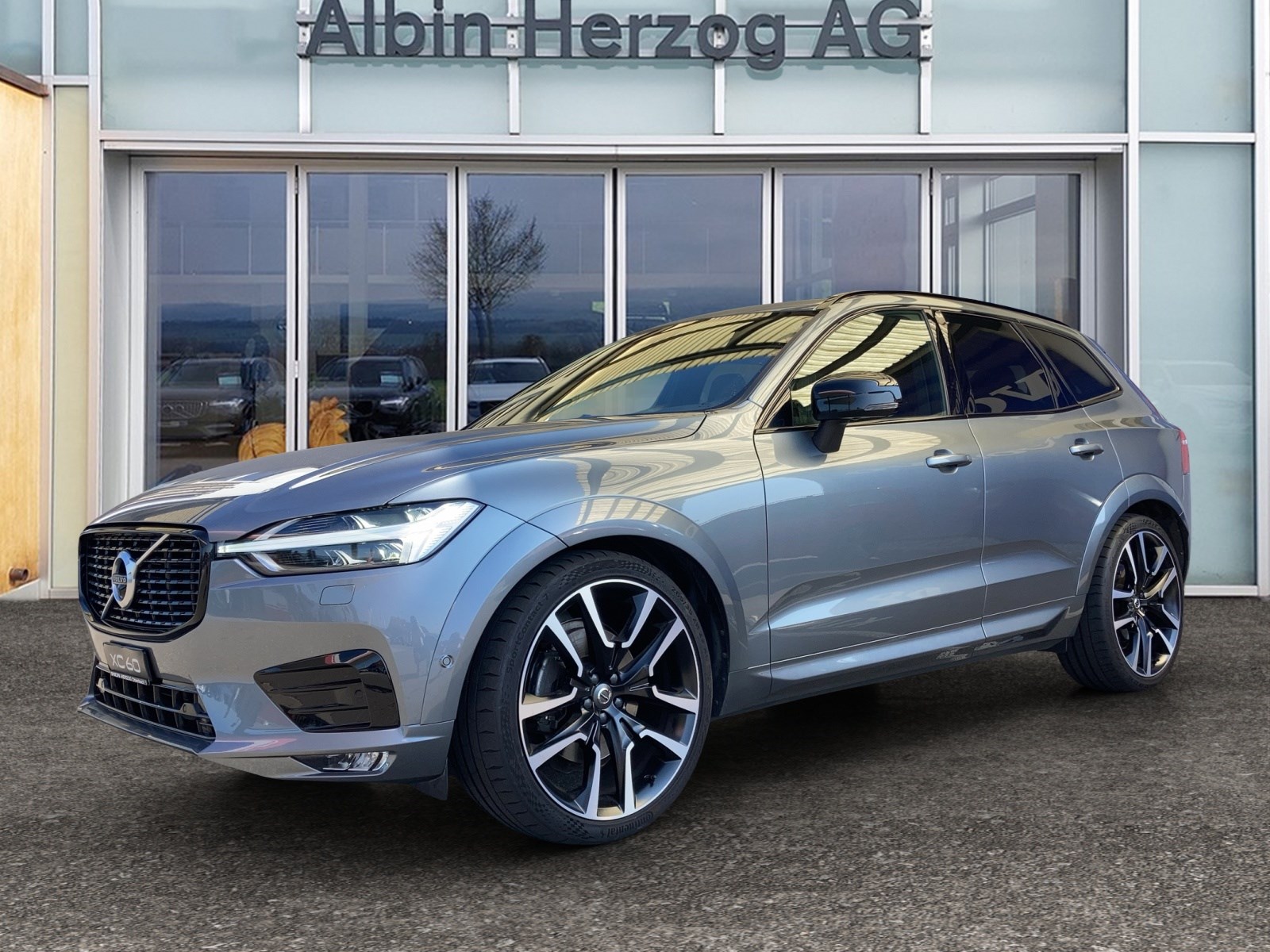 VOLVO XC60 2.0 B6 MH R-Design AWD