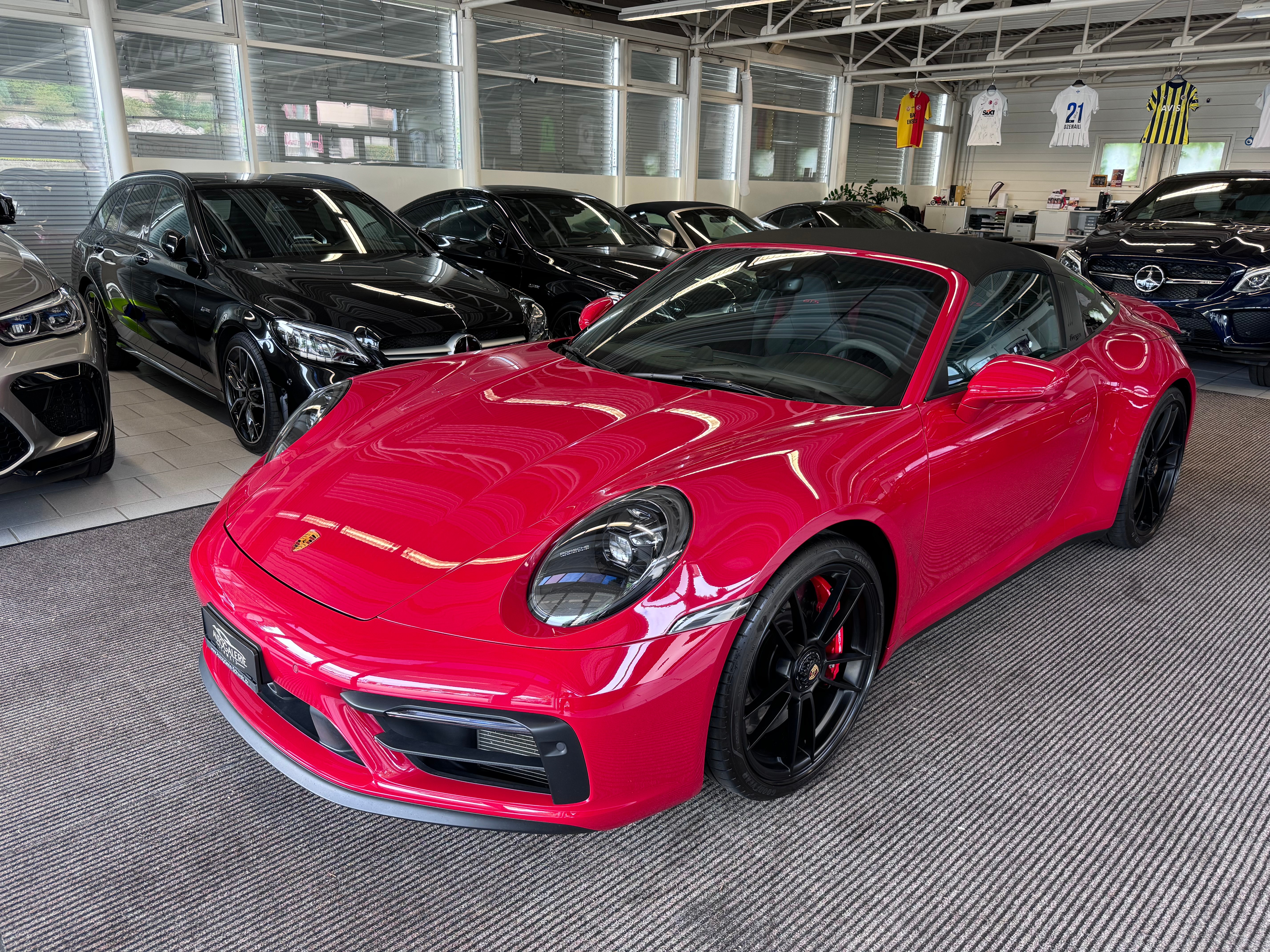 PORSCHE 911 Targa 4 GTS PDK | CH Swiss Package | Gar. 07/26 | Carbon | InnoDrive | Adapt. Sportsitz |