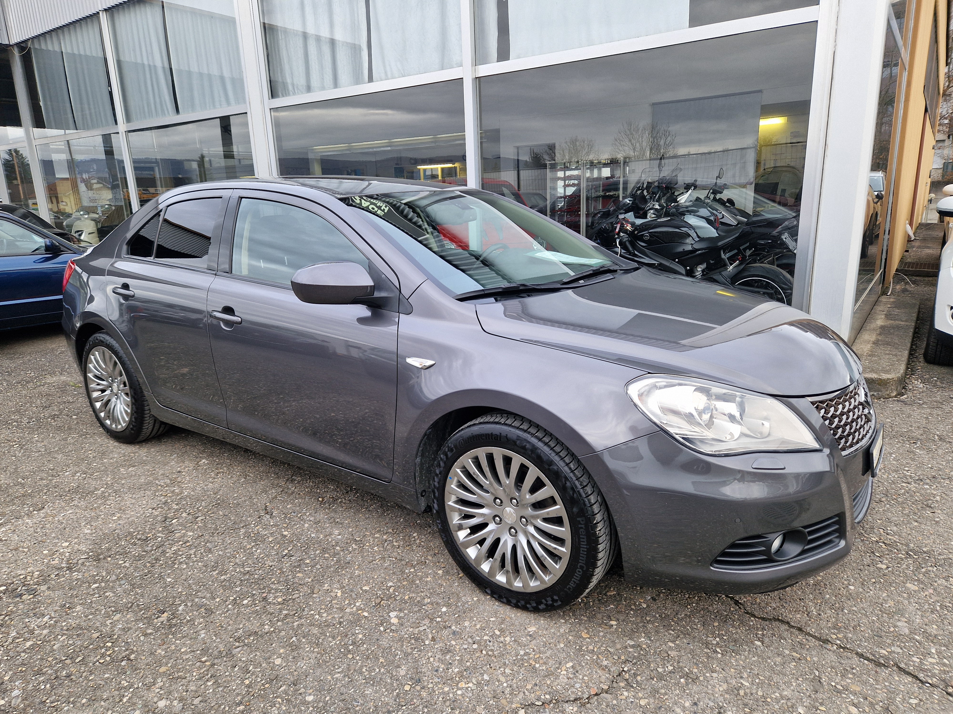 SUZUKI Kizashi 2.4 GL Top 4WD CVT