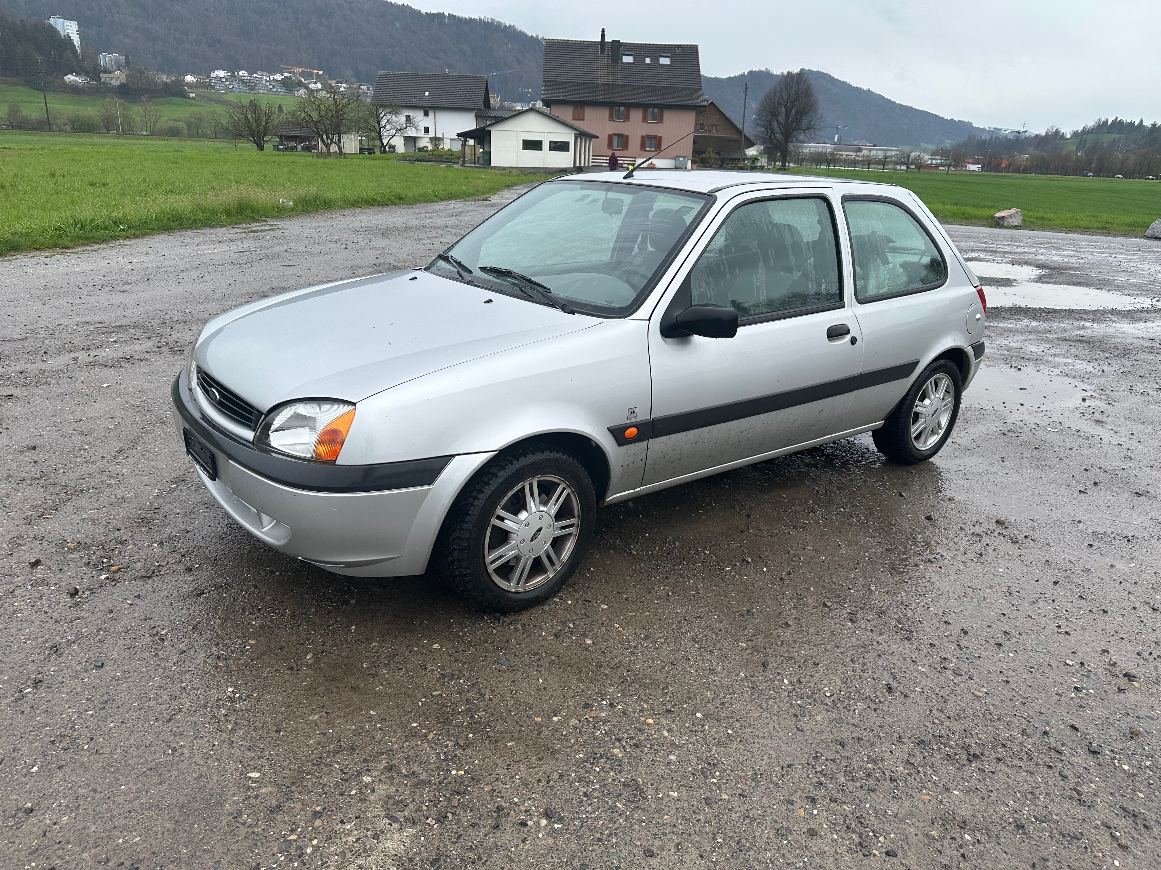 FORD Fiesta 1.2i 16V Trend