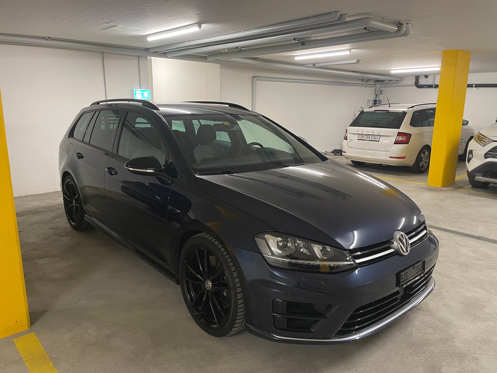 VW Golf Variant 2.0 TSI R 4 Motion DSG