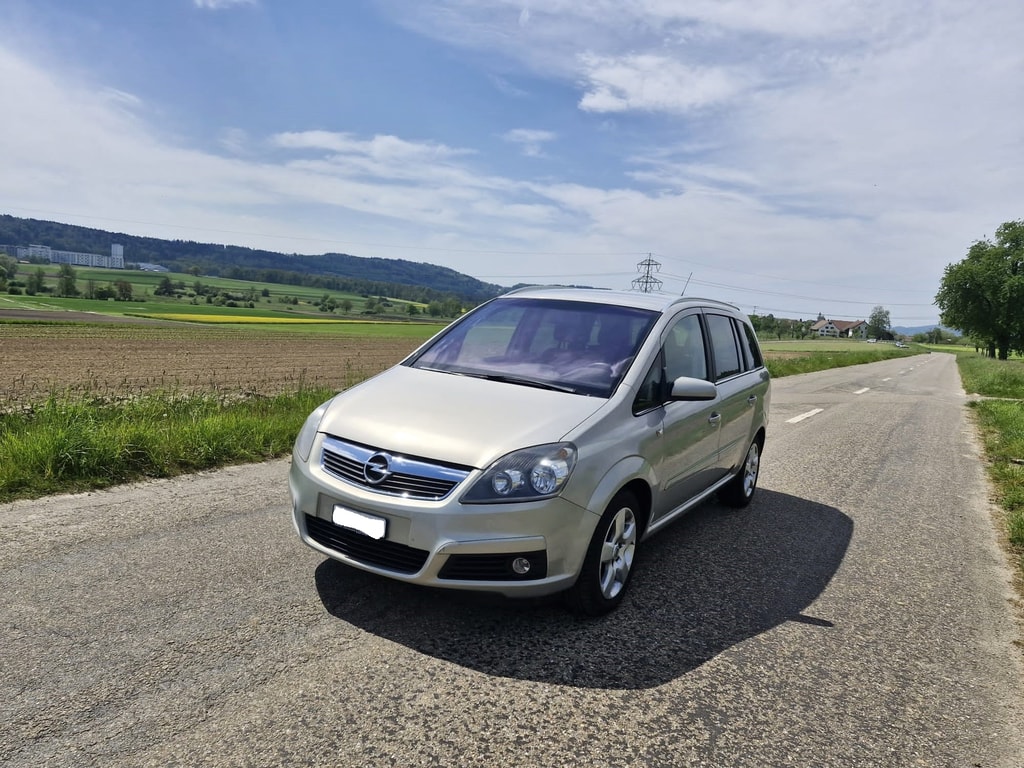 OPEL Zafira 2.2i 16V Sport