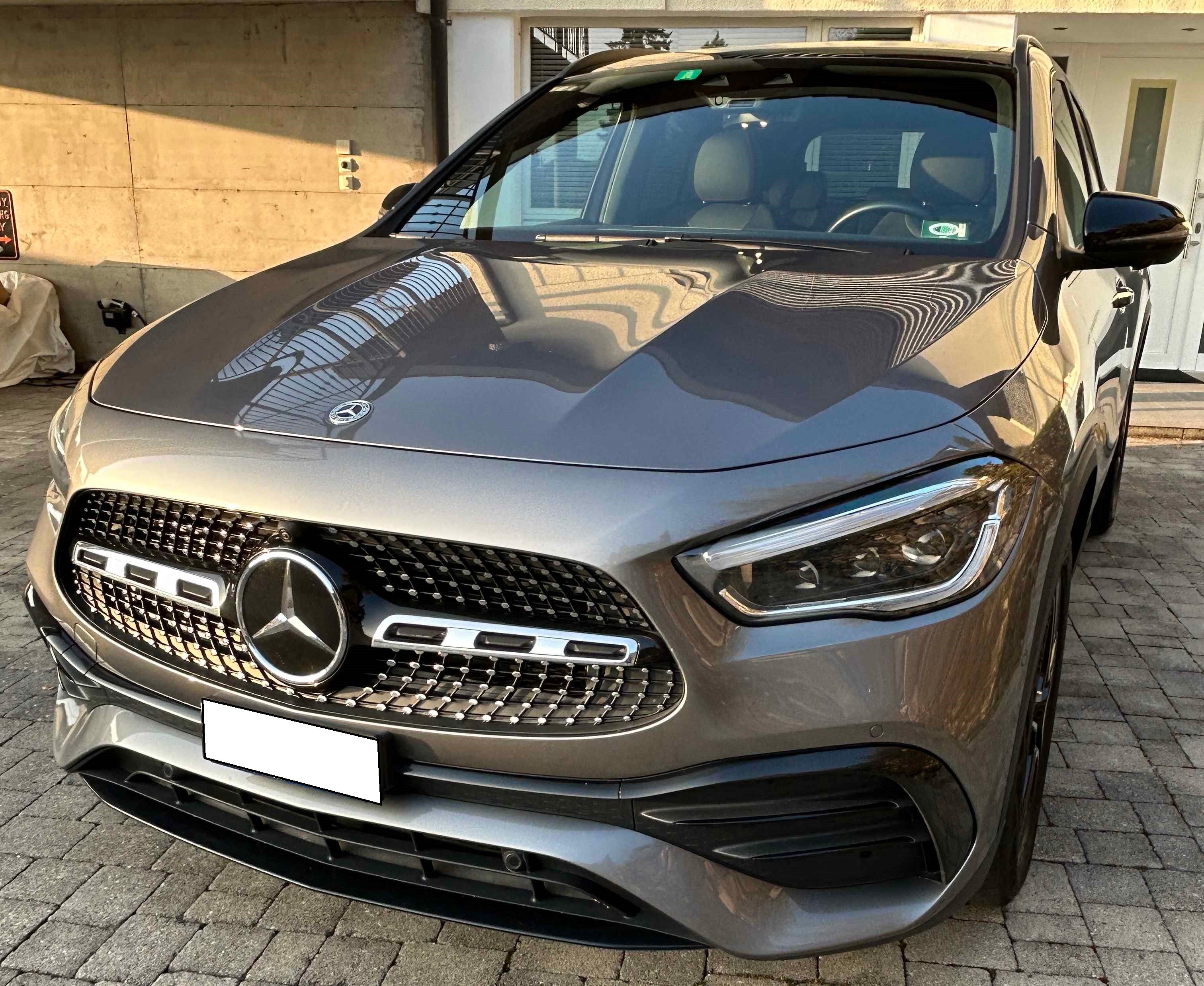 MERCEDES-BENZ GLA 250e AMG Line 8G-DCT