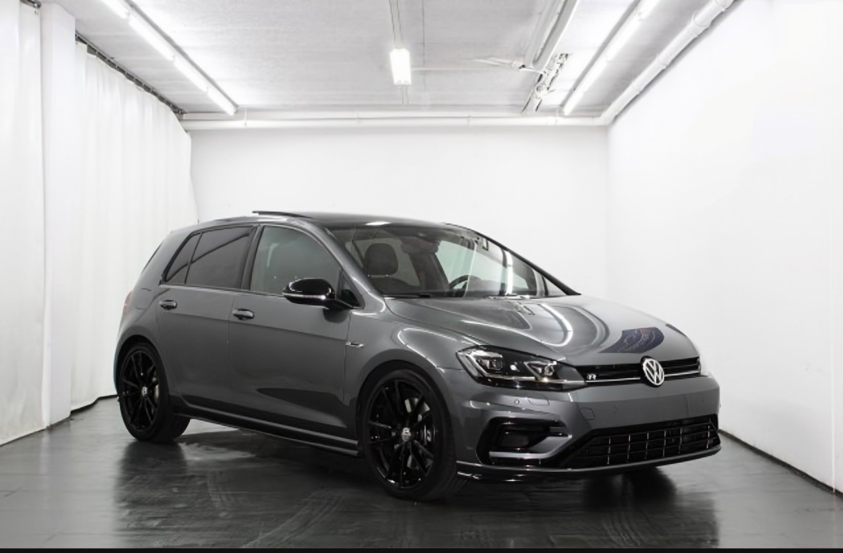 VW Golf 2.0 TSI R 4Motion DSG Akrapovic