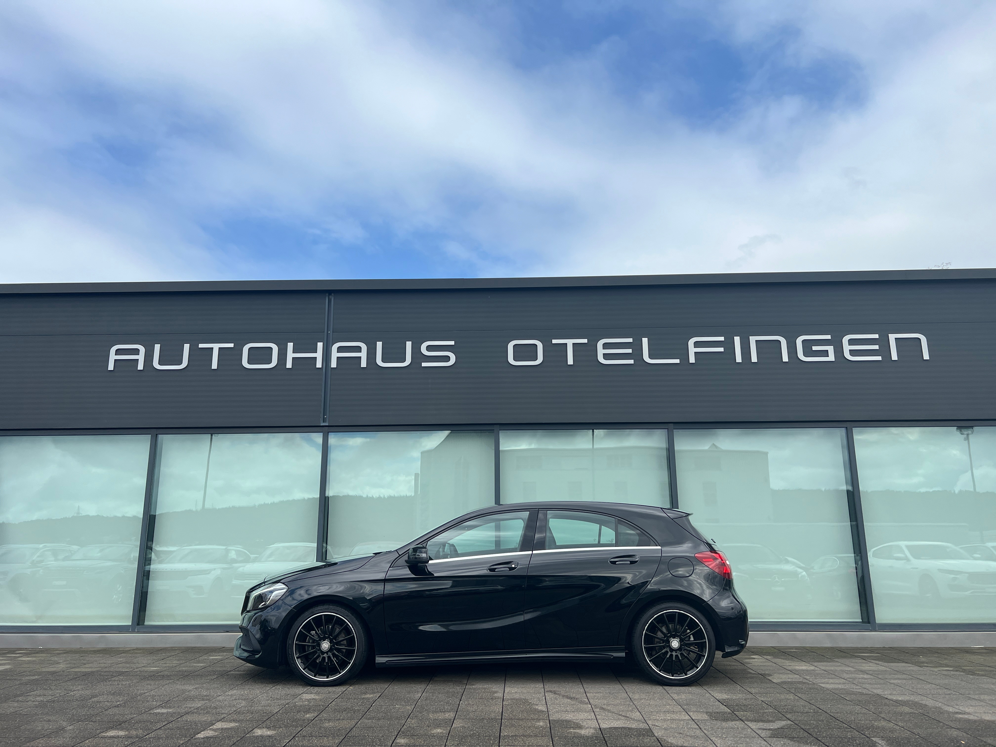 MERCEDES-BENZ A 180 AMG Line 7G-DCT