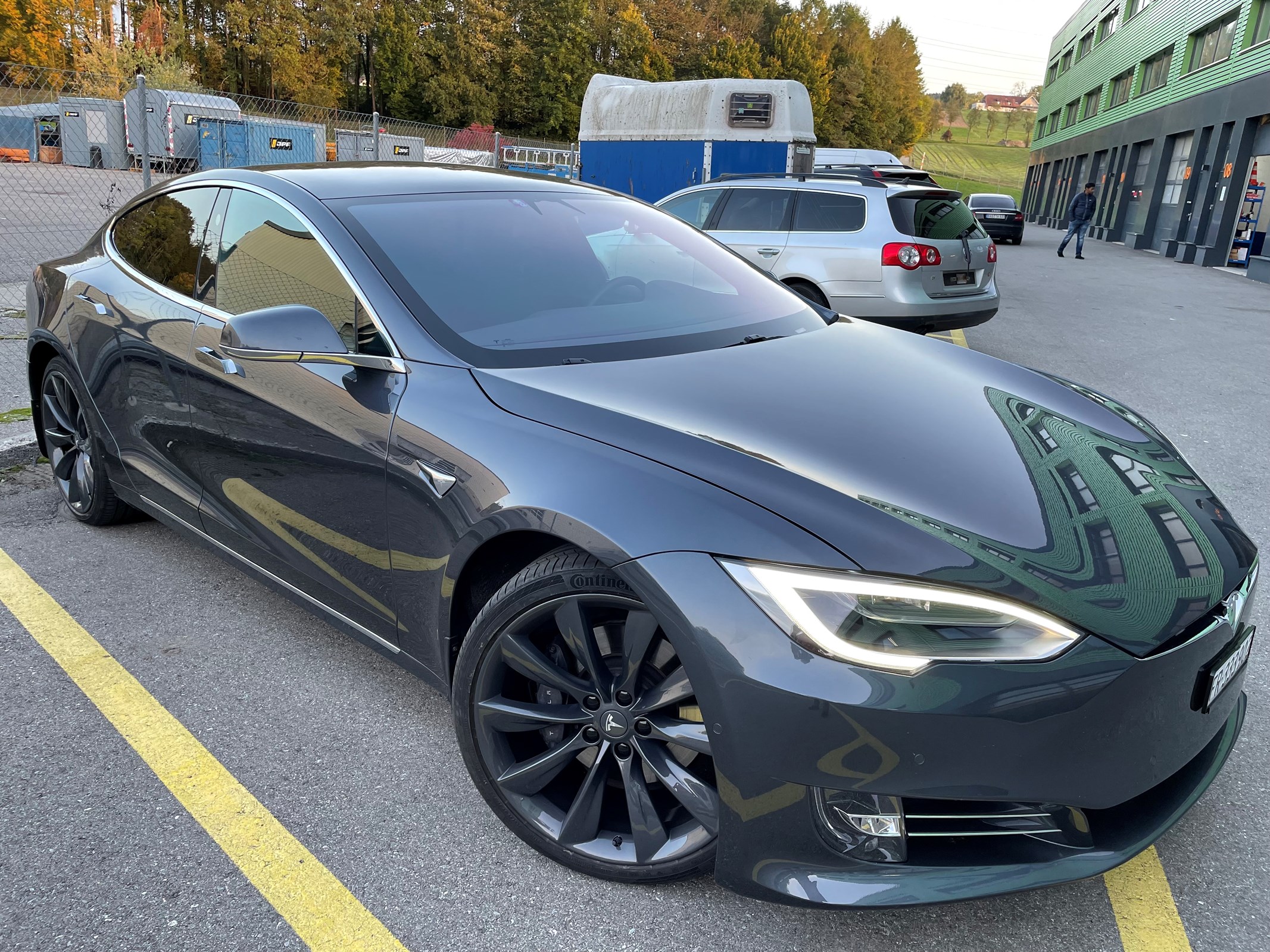 TESLA Model S 100 D Maximale Reichweite mit Tesla Garantie auf Batterie und Antriebseinheit bis 16.03.2026, Kilometer unbegrenzt