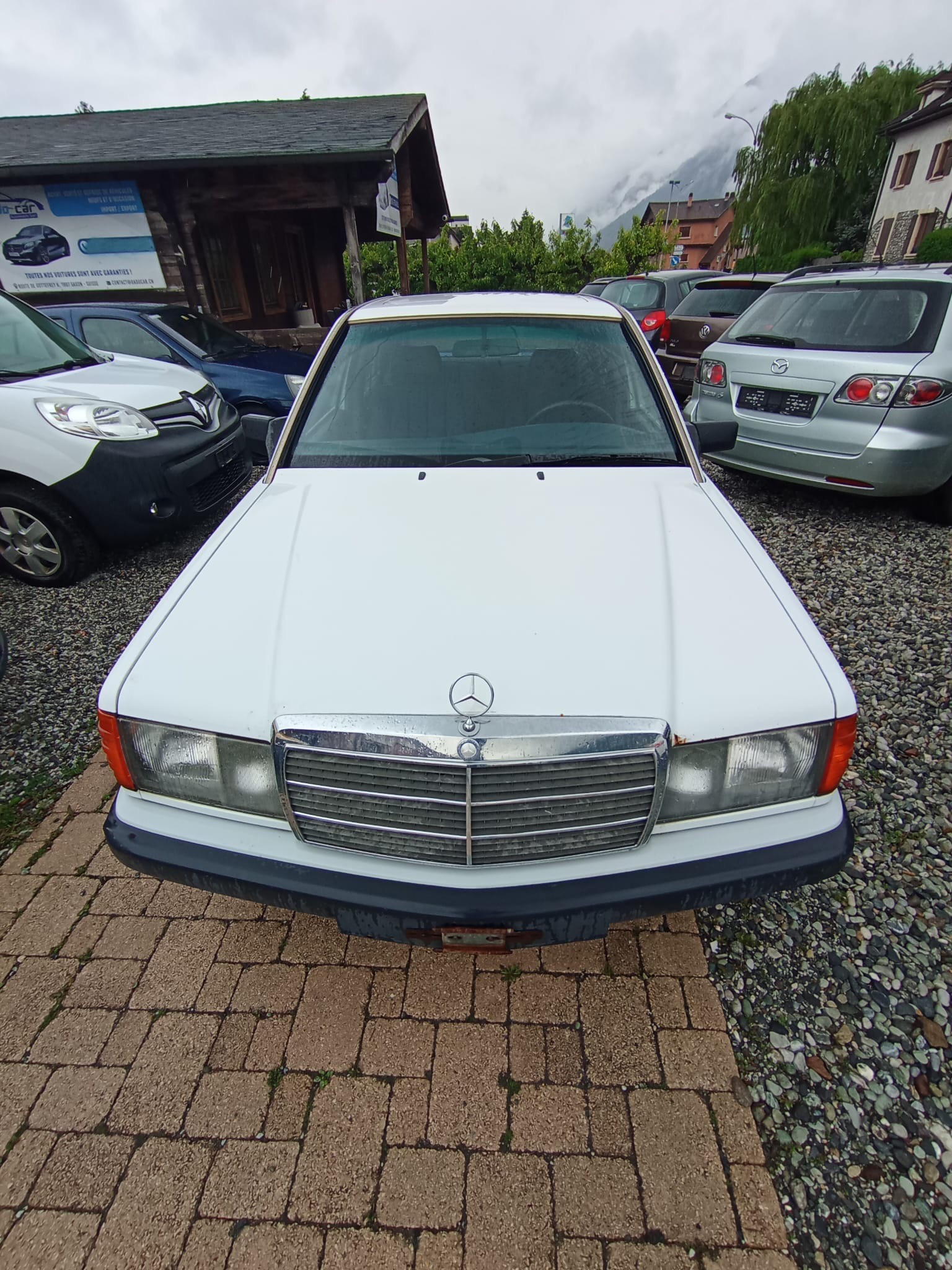 MERCEDES-BENZ 190 E 2.3