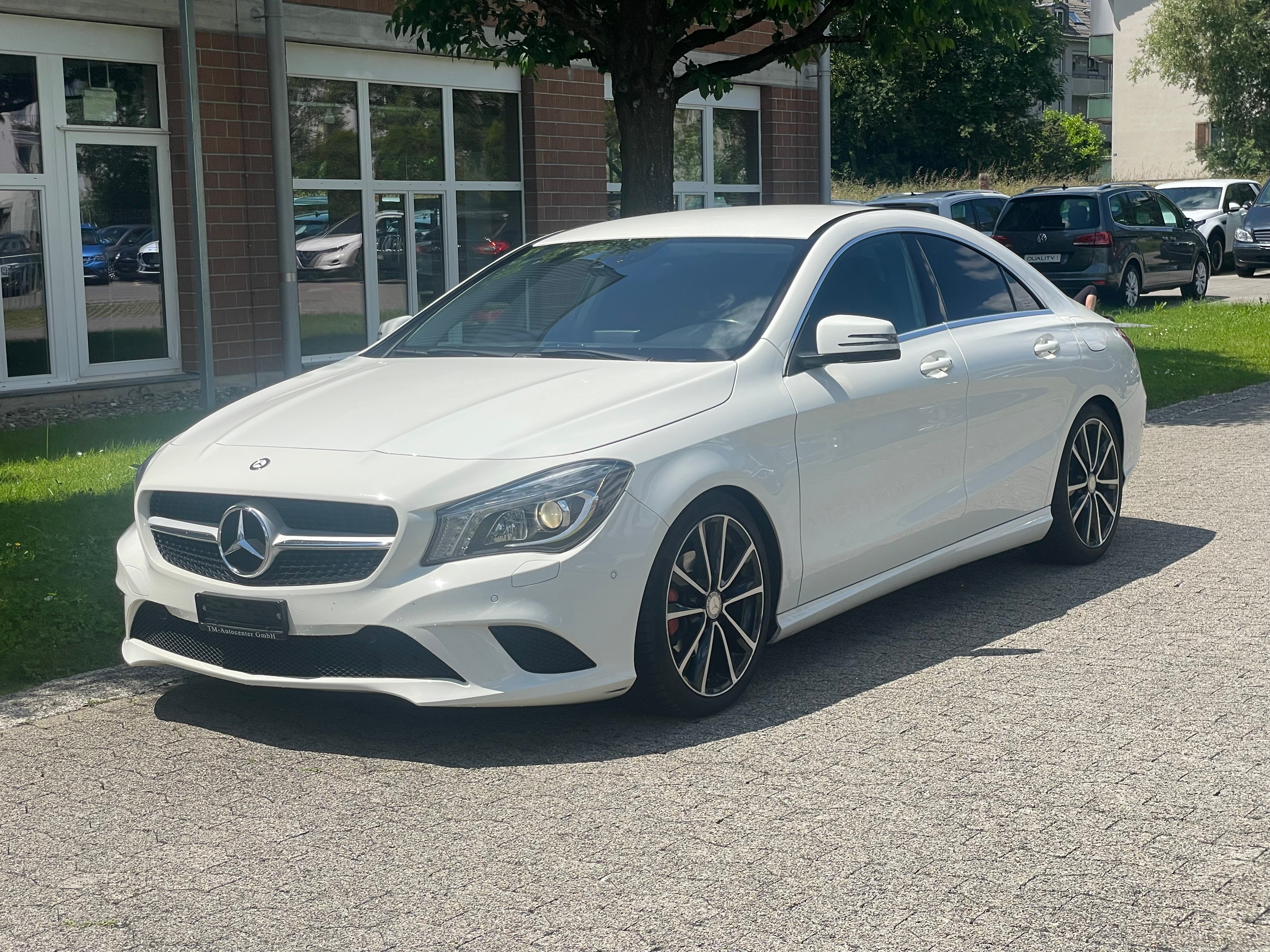 MERCEDES-BENZ CLA 200 AMG Line 7G-DCT