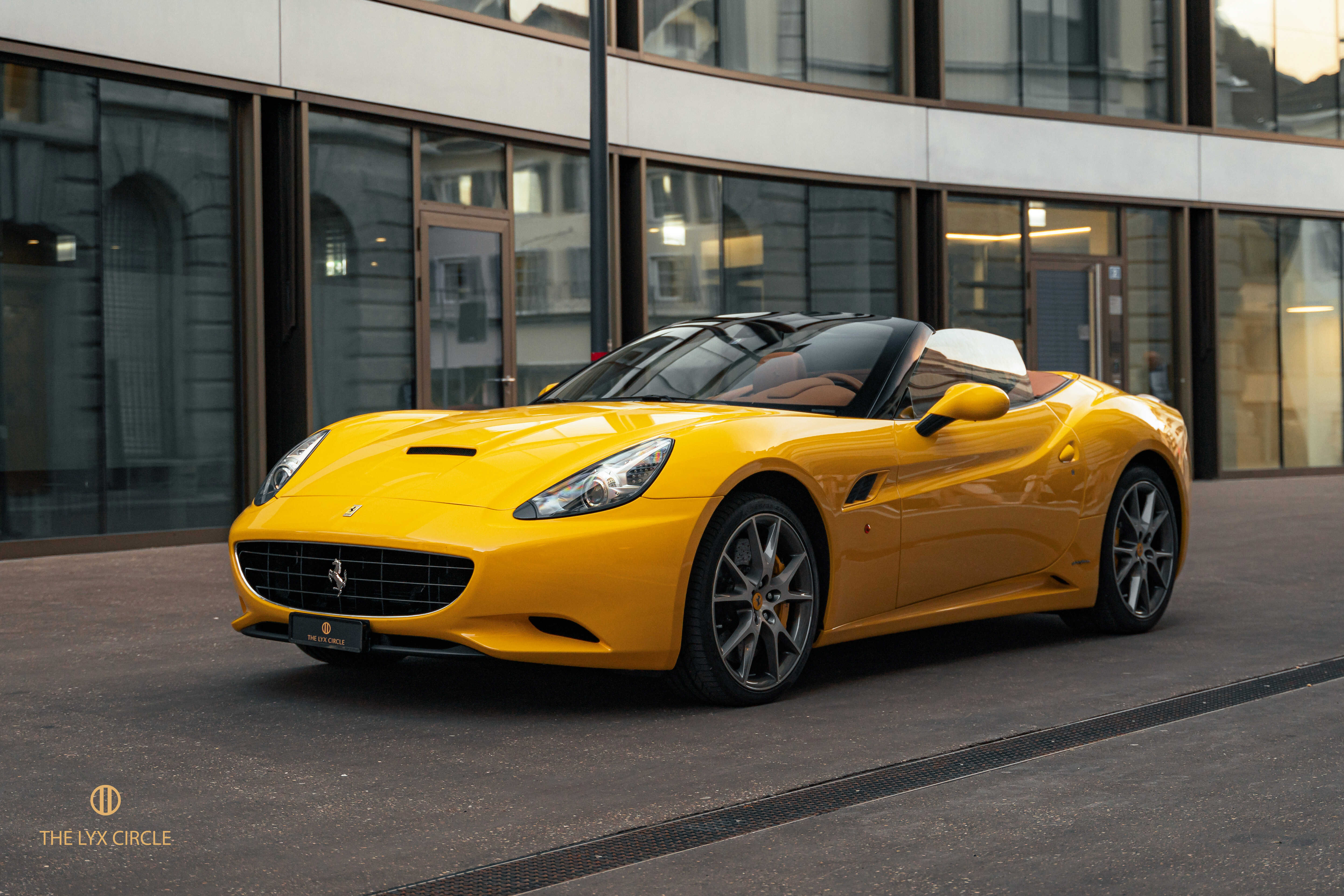 FERRARI California 4.3 V8