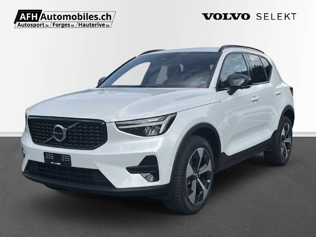 VOLVO XC40 2.0 B3 MH Plus Dark