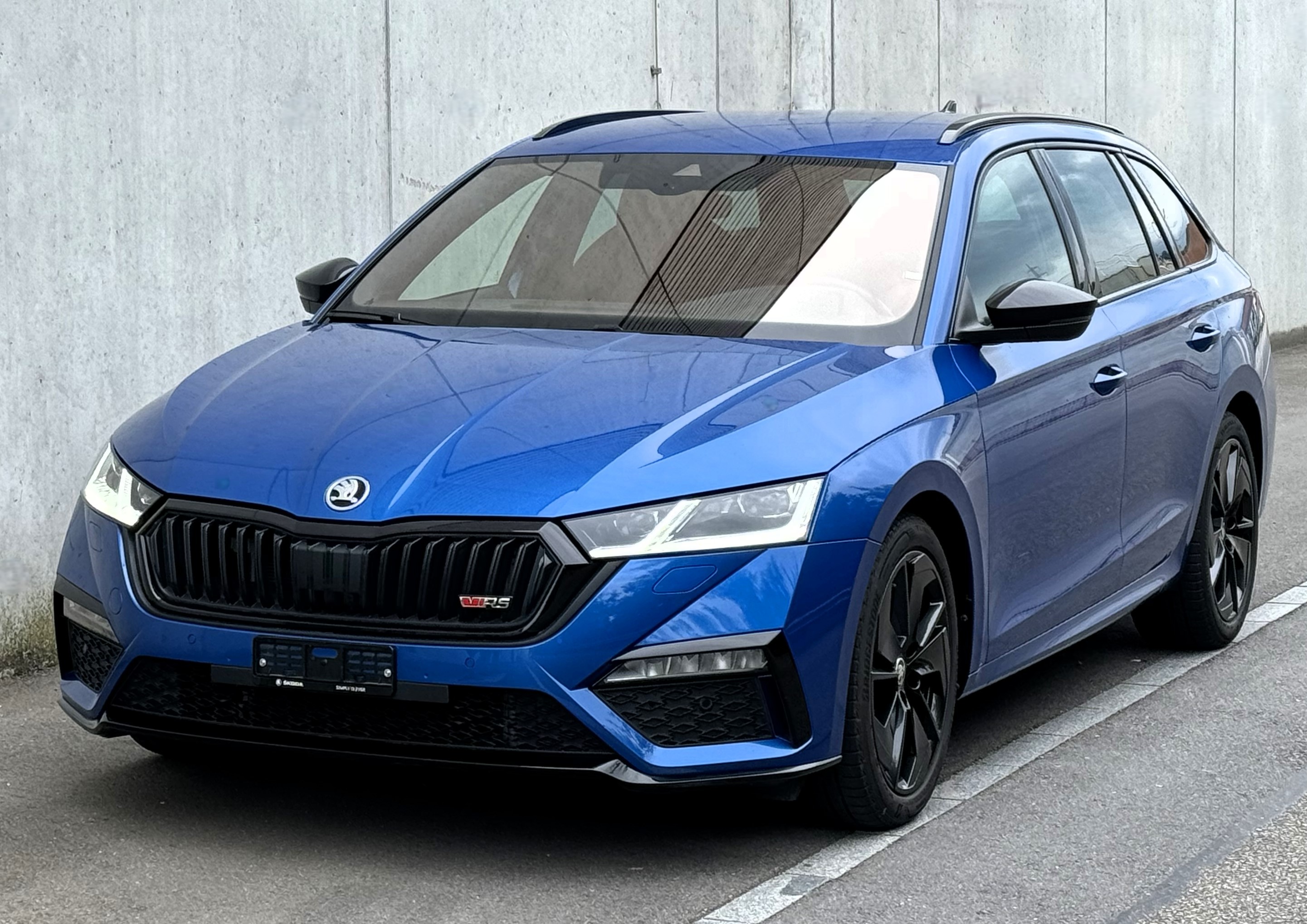 SKODA Octavia Combi 2.0 TSI DSG RS