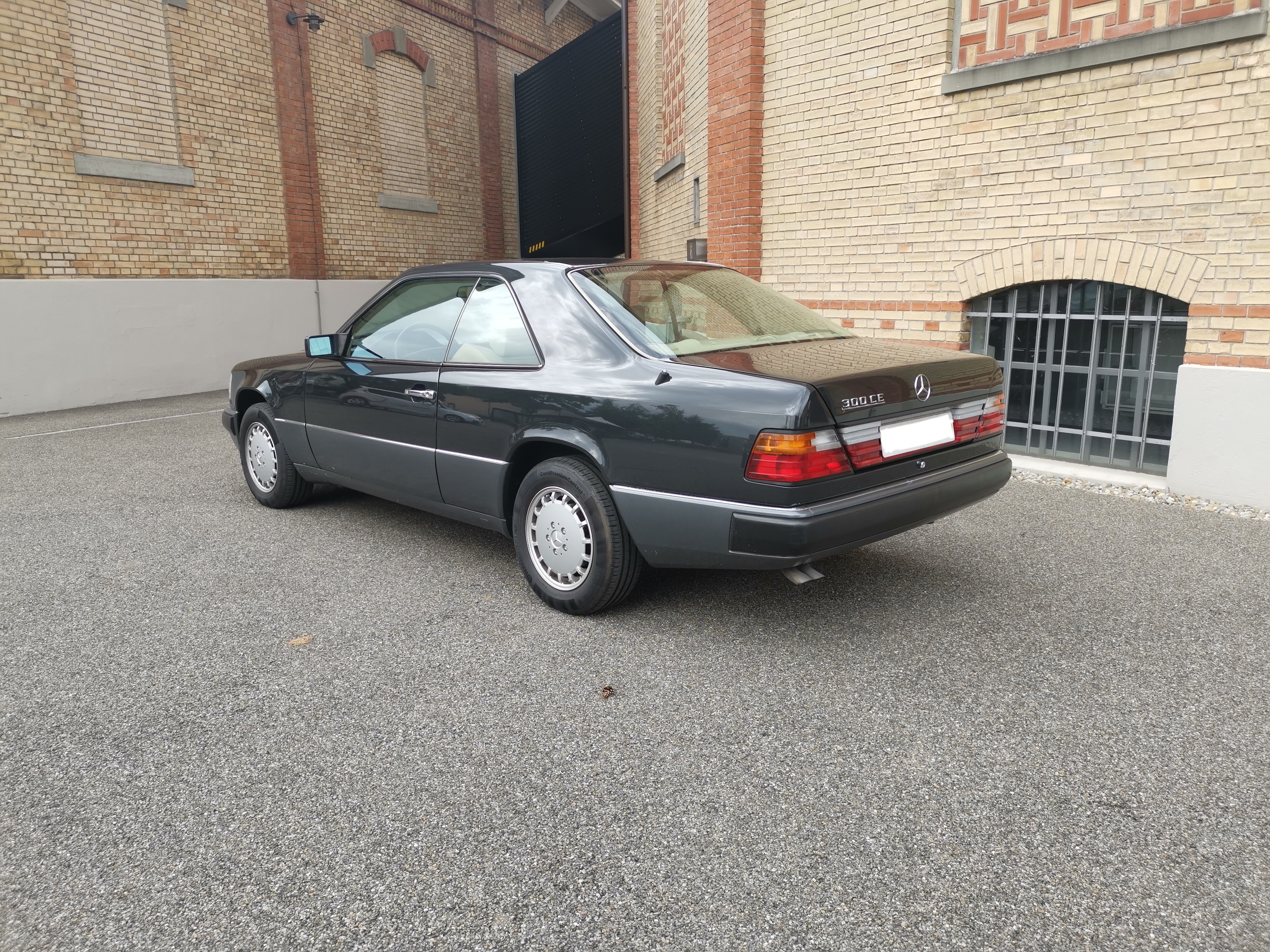 MERCEDES-BENZ 300 CE