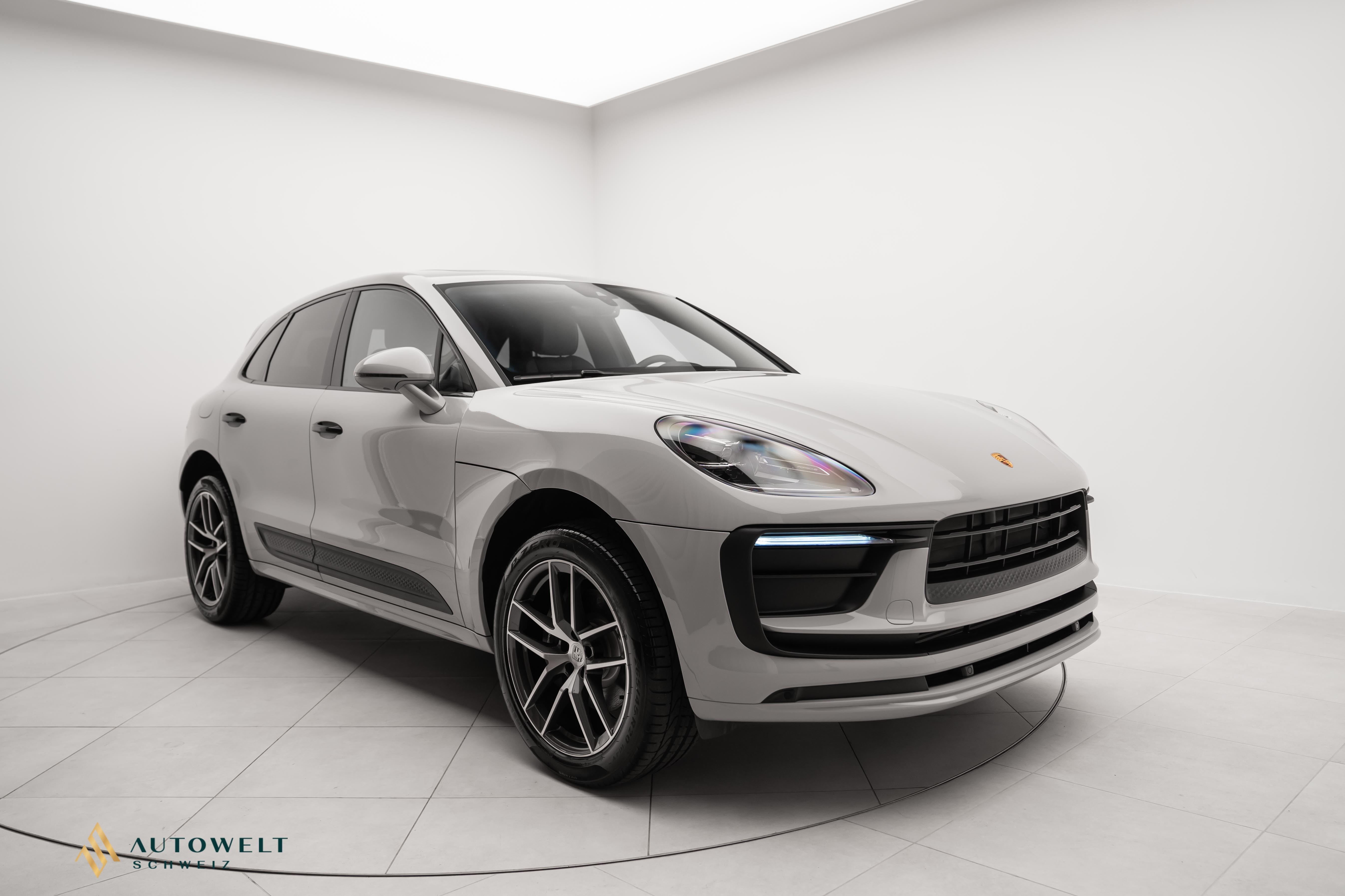 PORSCHE Macan PDK