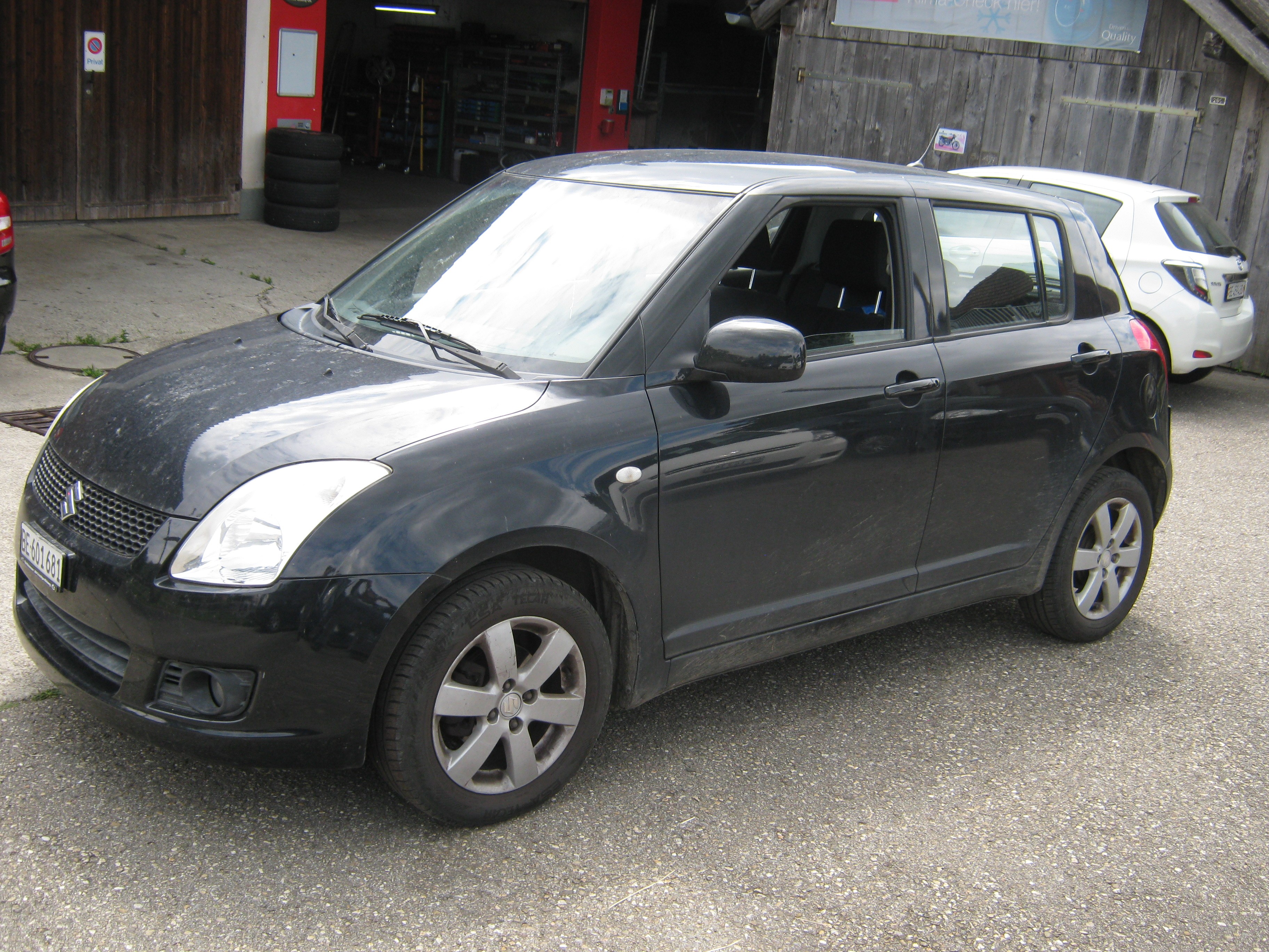 SUZUKI Swift 1.3i 16V GL 4x4