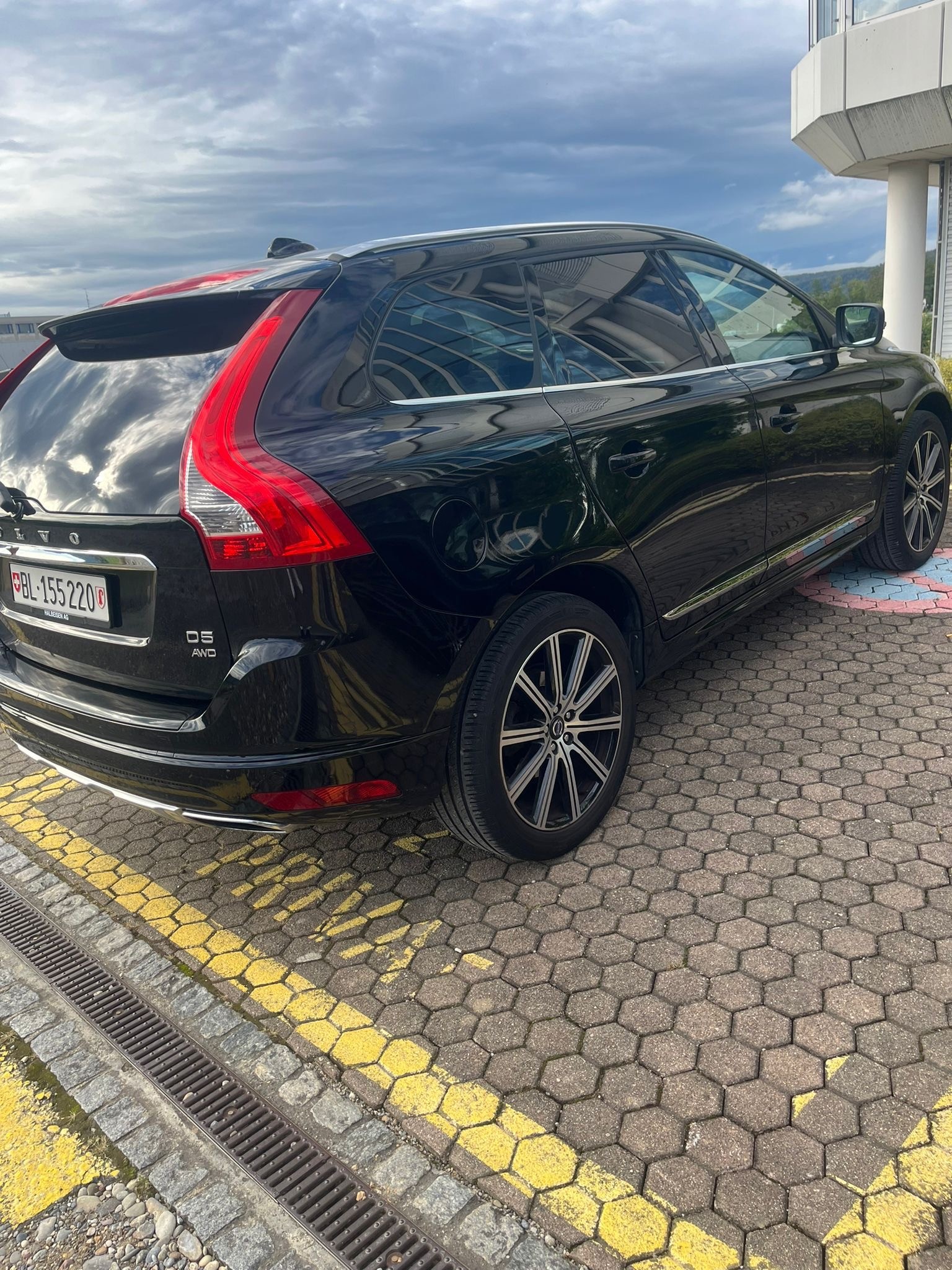 VOLVO XC60 D5 AWD