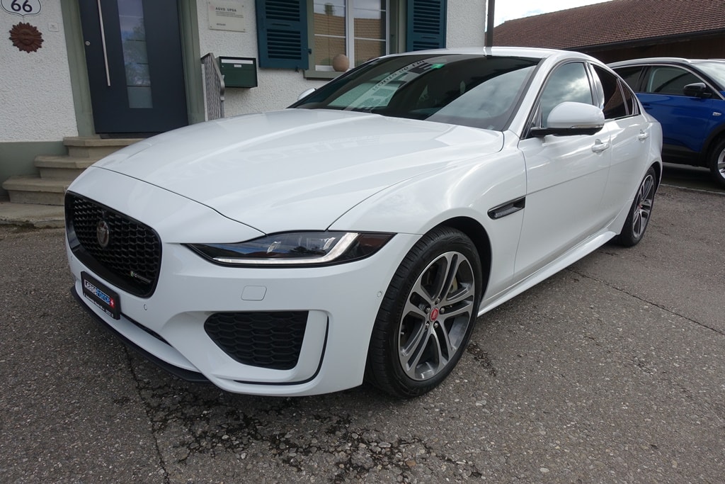 JAGUAR XE 2.0 R-Dynamic SE P300 AWD Automat