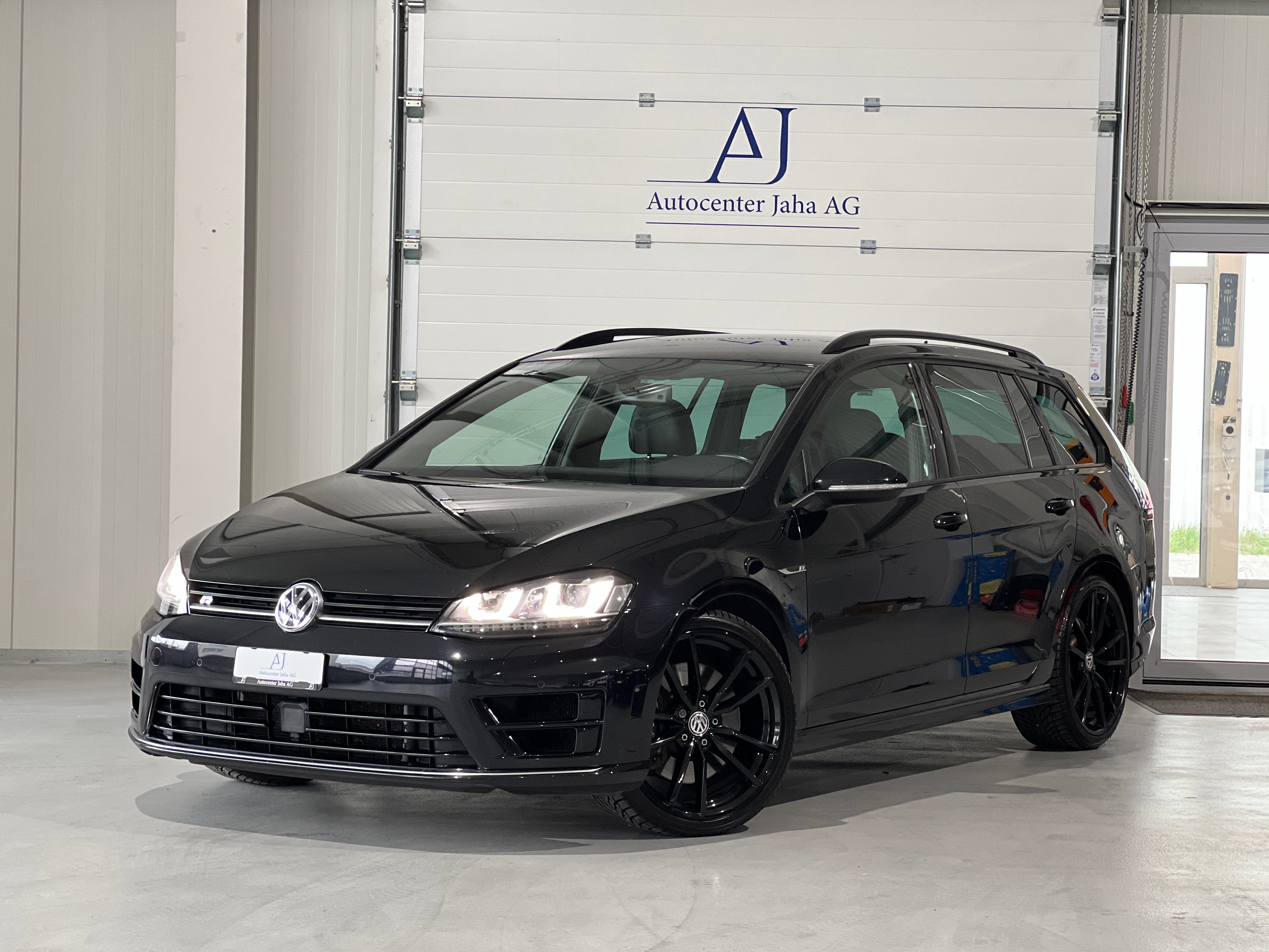 VW Golf Variant 2.0 TSI R 4 Motion DSG