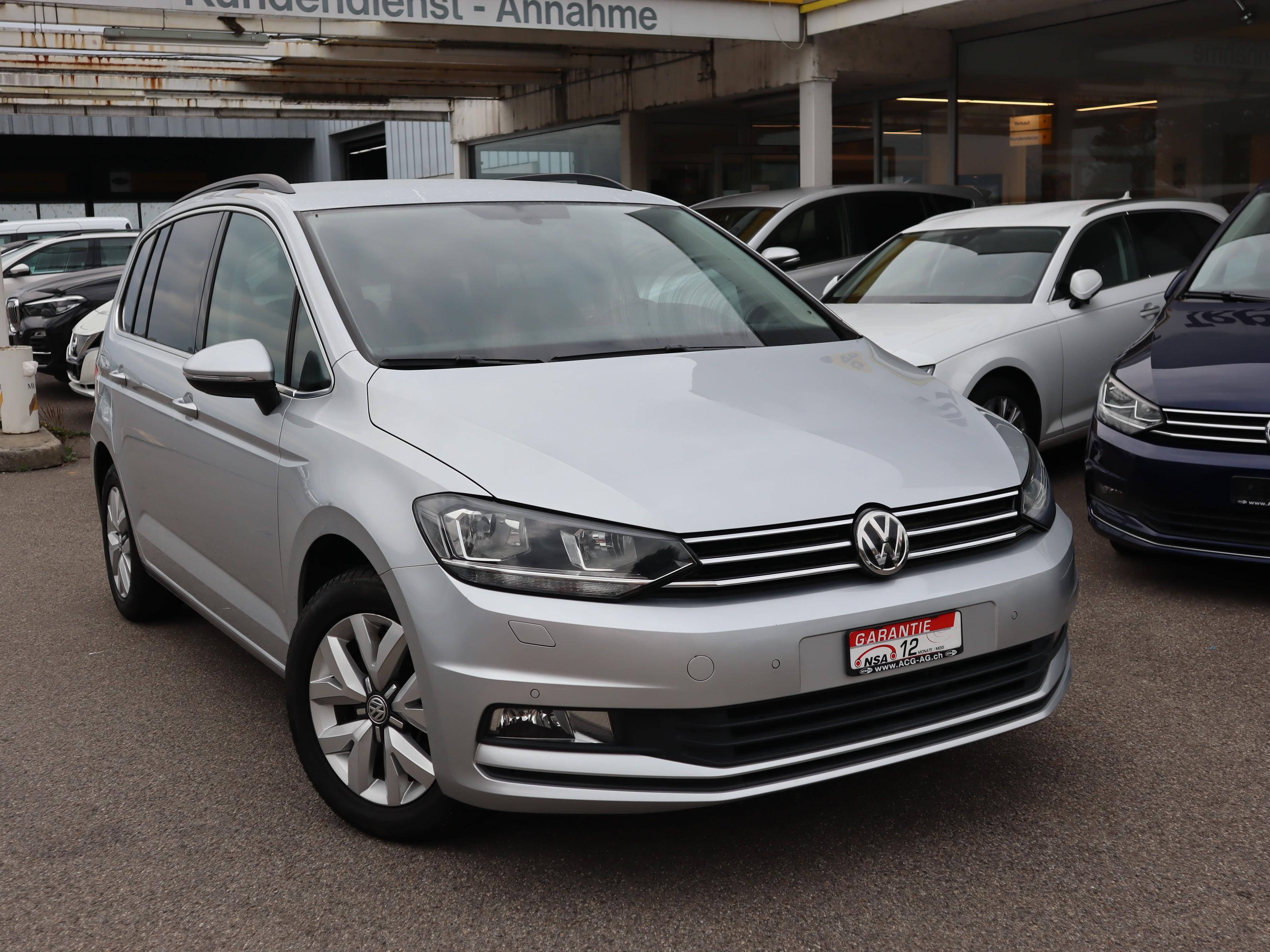 VW Touran 1.6 TDI BlueMotion Technology Comfortline DSG ** Winterpaket ** Spiegelpaket ** Navi ** PDC v+h ** Ab MFK **