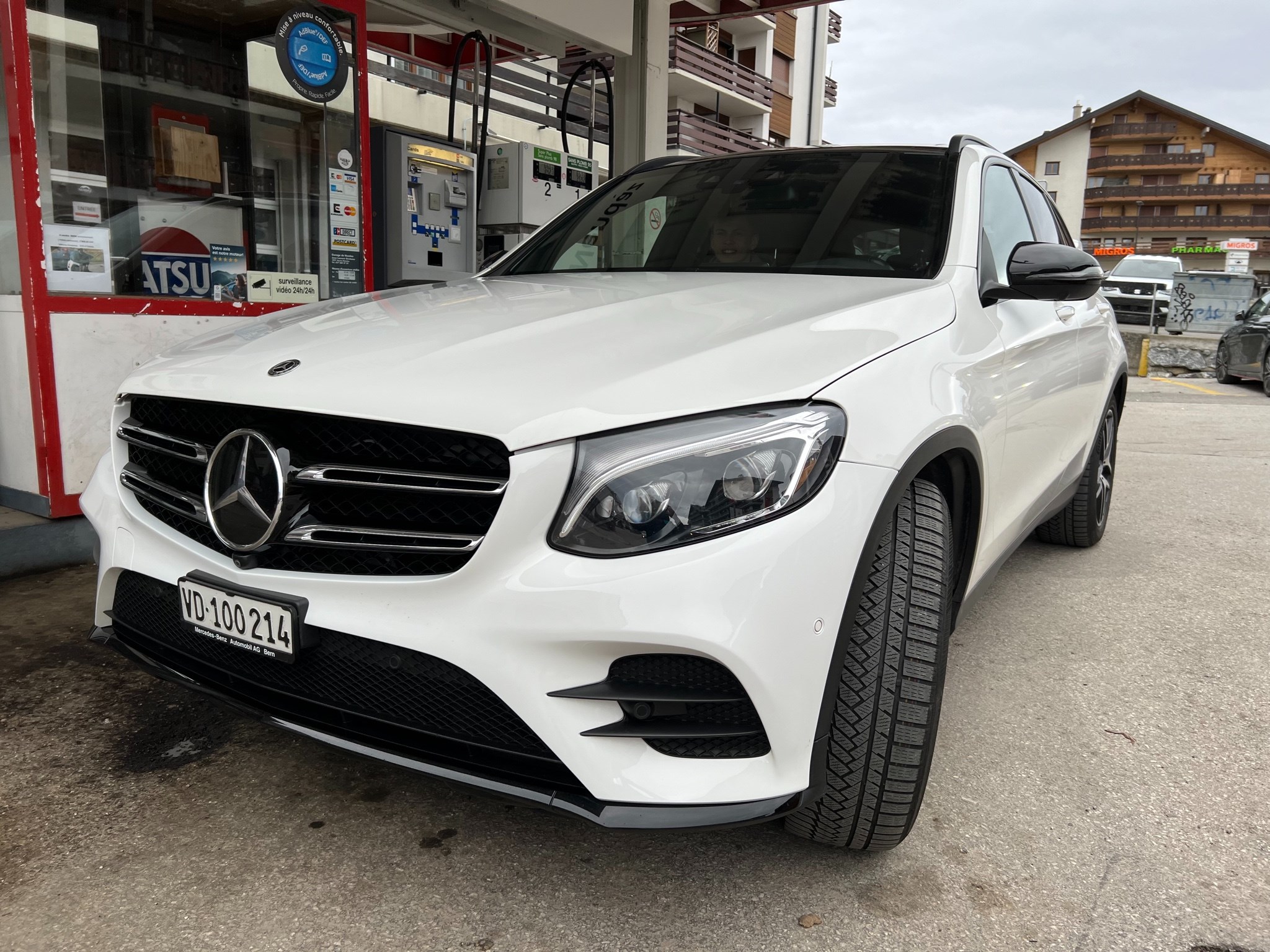 MERCEDES-BENZ GLC 250 AMG Line 4Matic 9G-Tronic