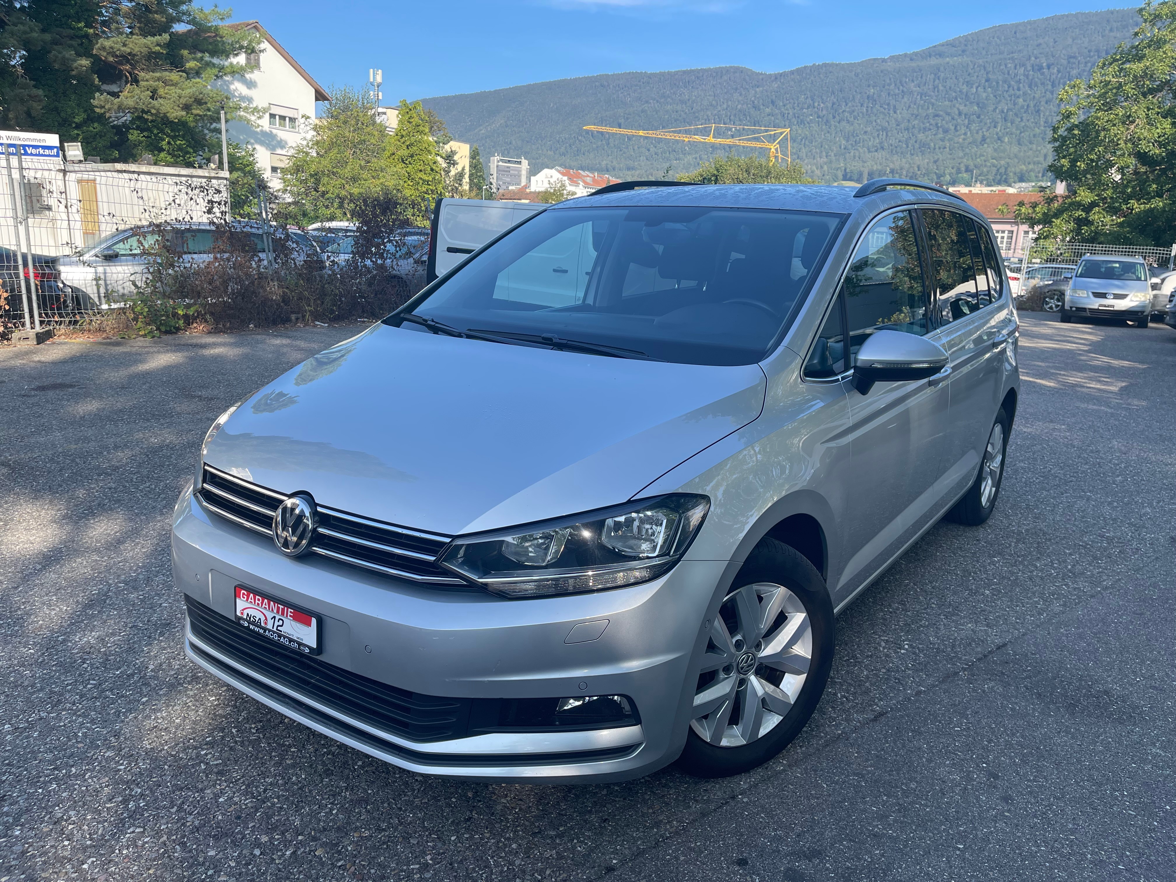 VW Touran 1.6 TDI BlueMotion Technology Comfortline DSG * Gr. Navi ** Klima-auto ** Tempomat ** PDC V&H-Rückfahrkamera * Ab MFK