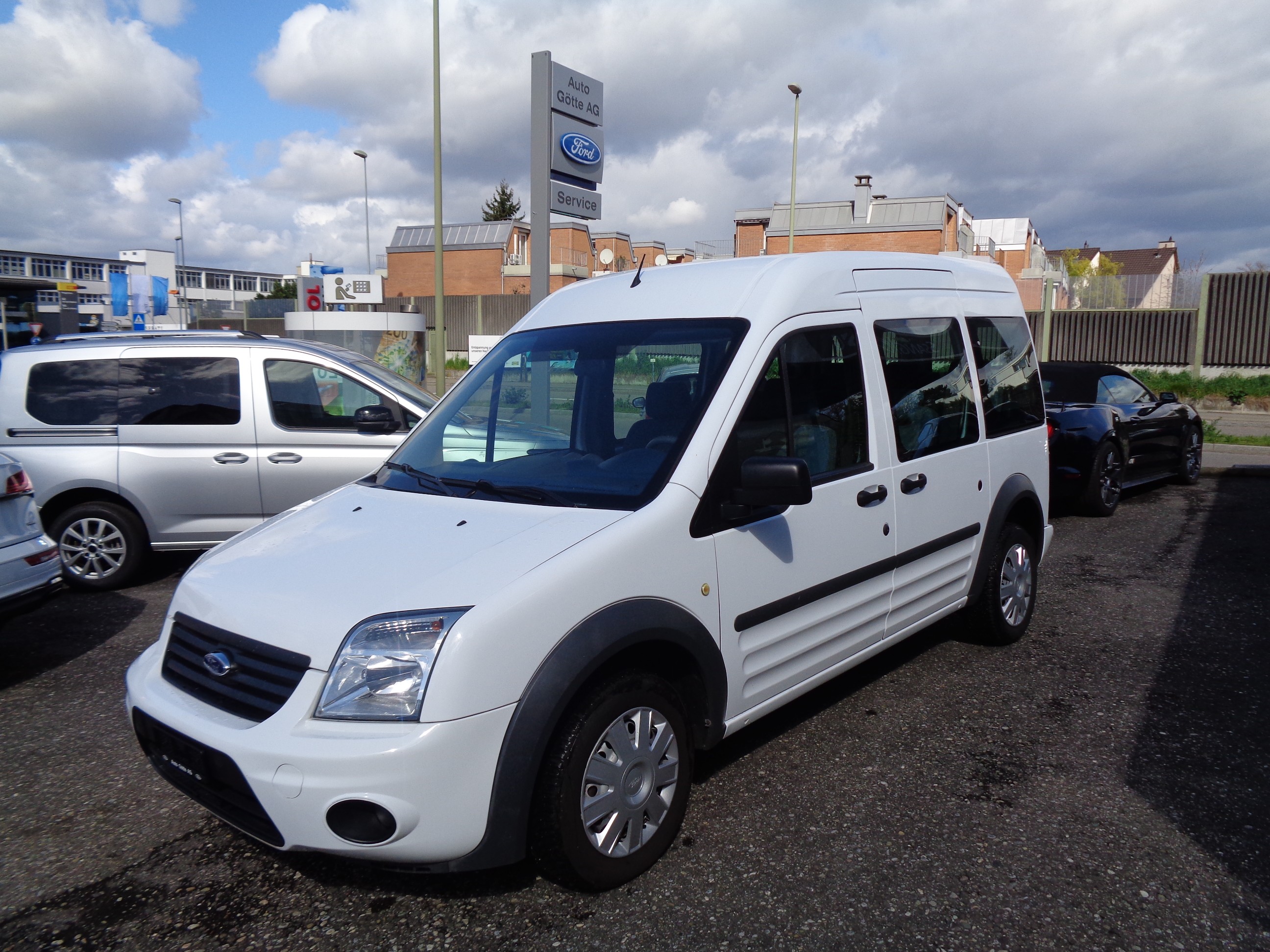 FORD Tourneo Connect M1 230 TDCi L Trend 8 - Plätzer