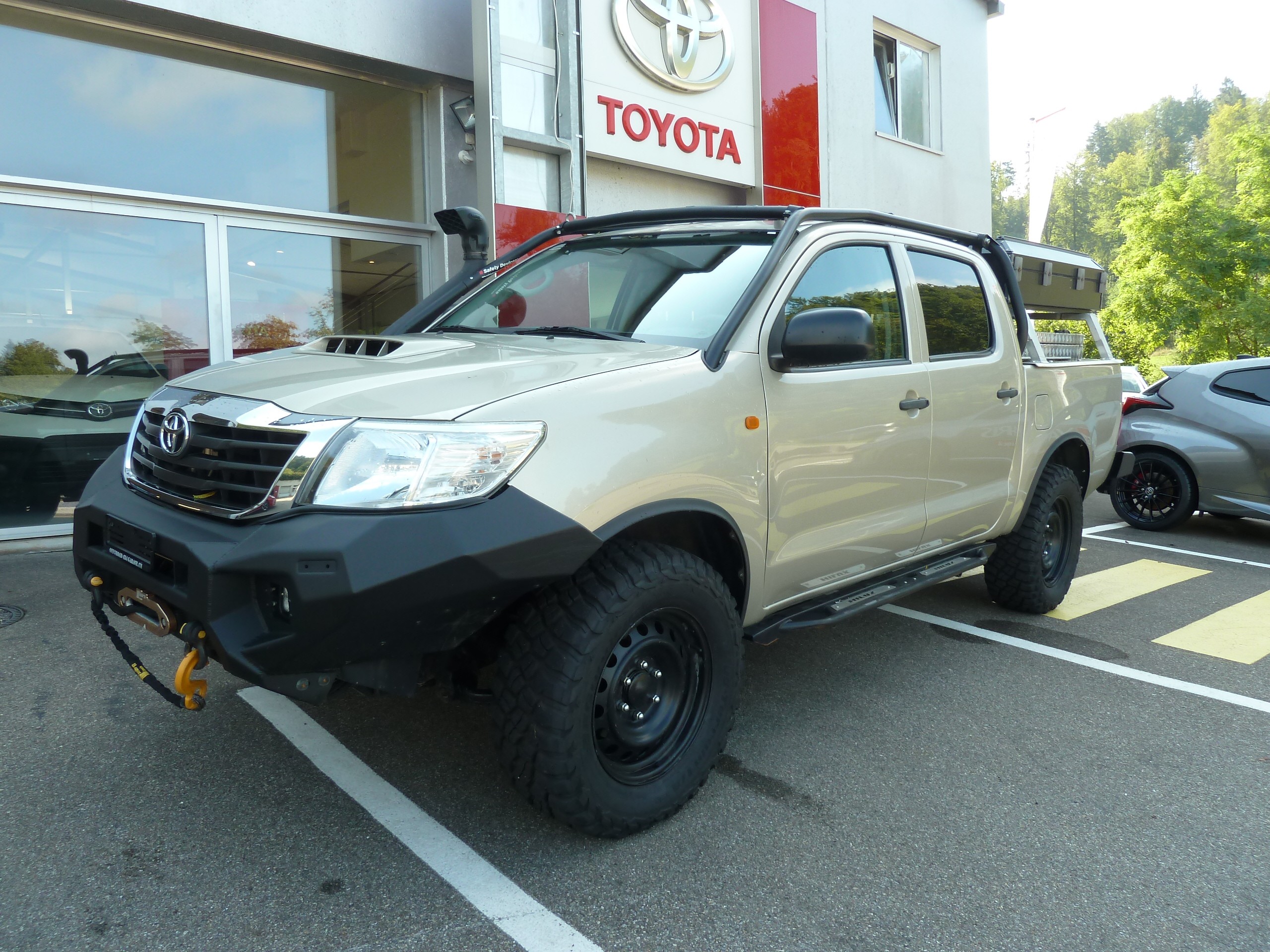 TOYOTA Hilux 2.5D 4WD Double Cab Luna