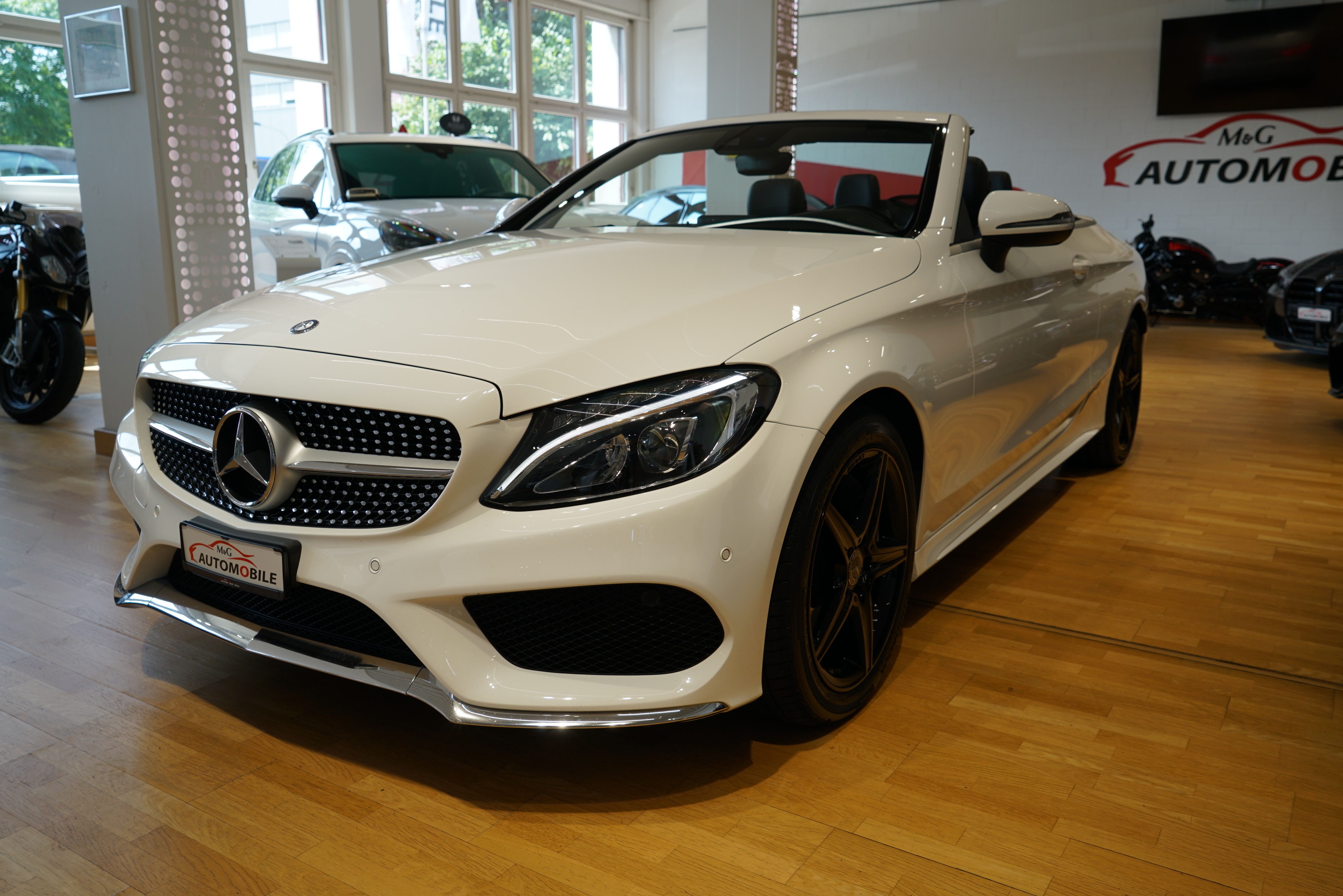 MERCEDES-BENZ C 250 Cabriolet AMG Line 9G-Tronic