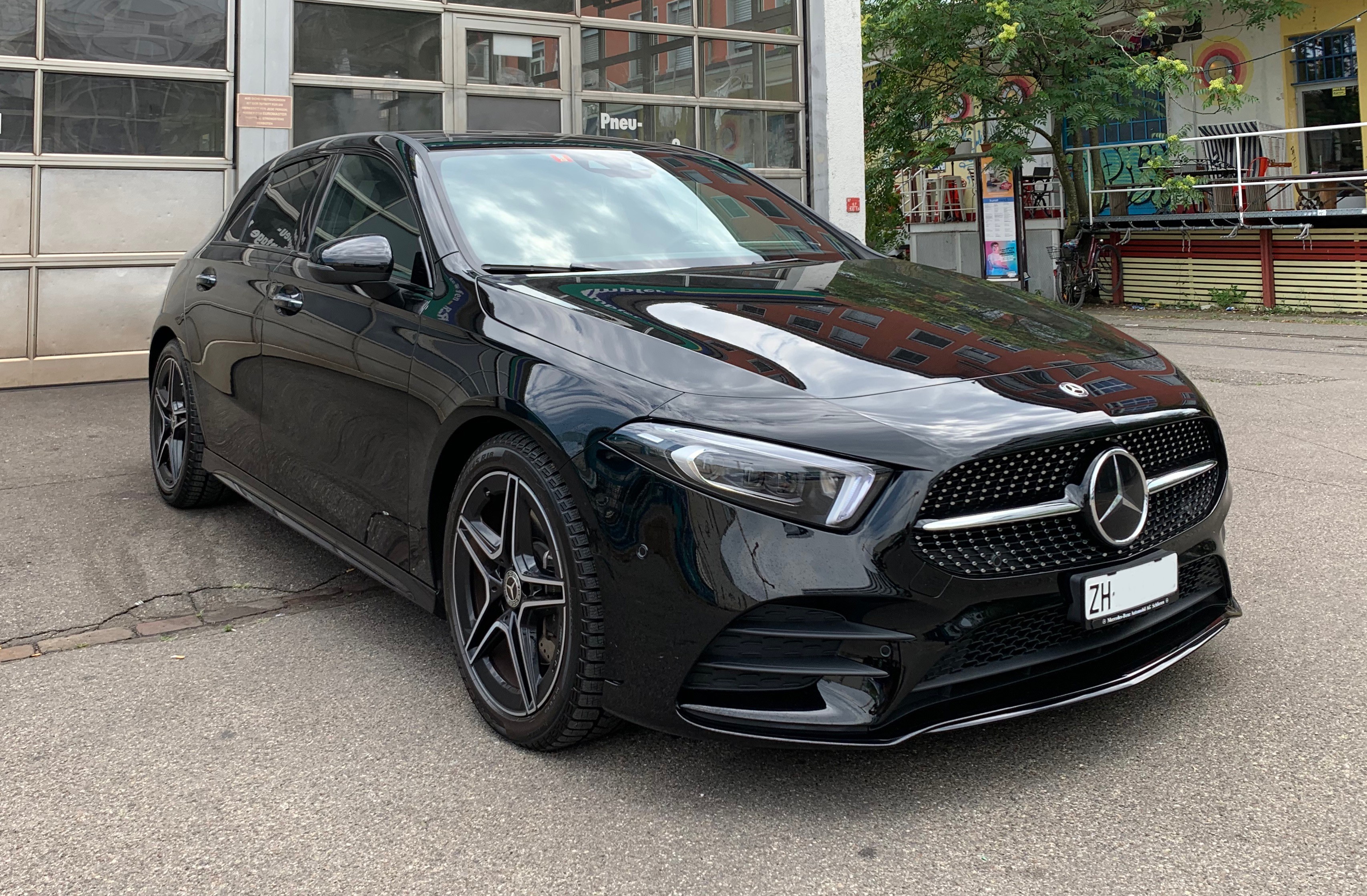 MERCEDES-BENZ A 220 AMG Line 7G-DCT