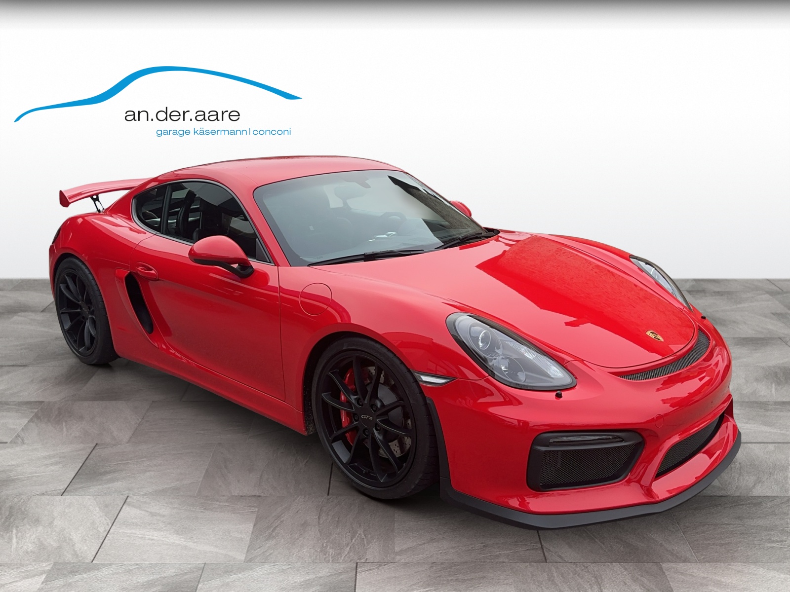 PORSCHE Cayman GT4