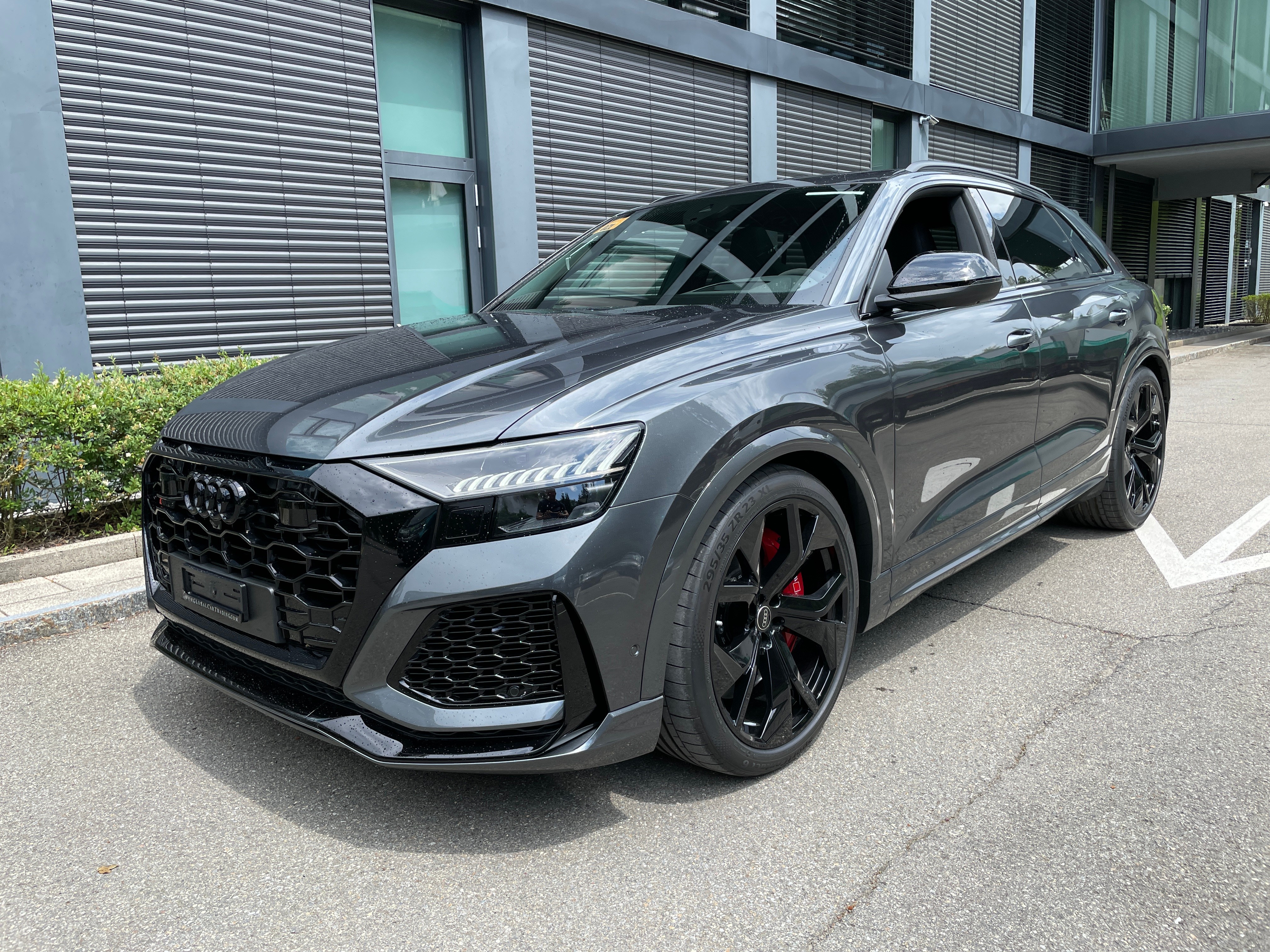 AUDI RSQ8 quattro tiptronic