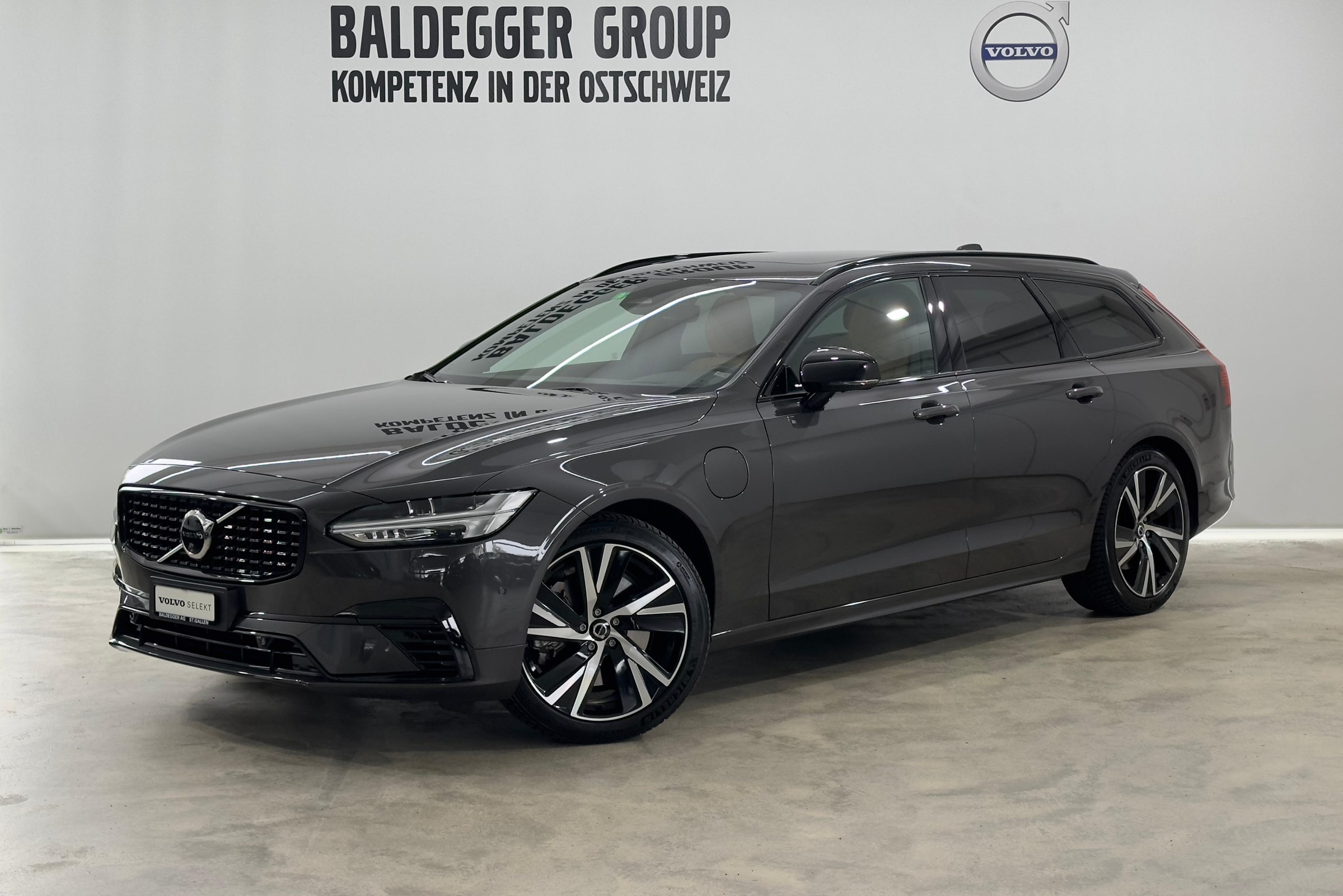 VOLVO V90 2.0 T8 TE Ultimate Dark eA