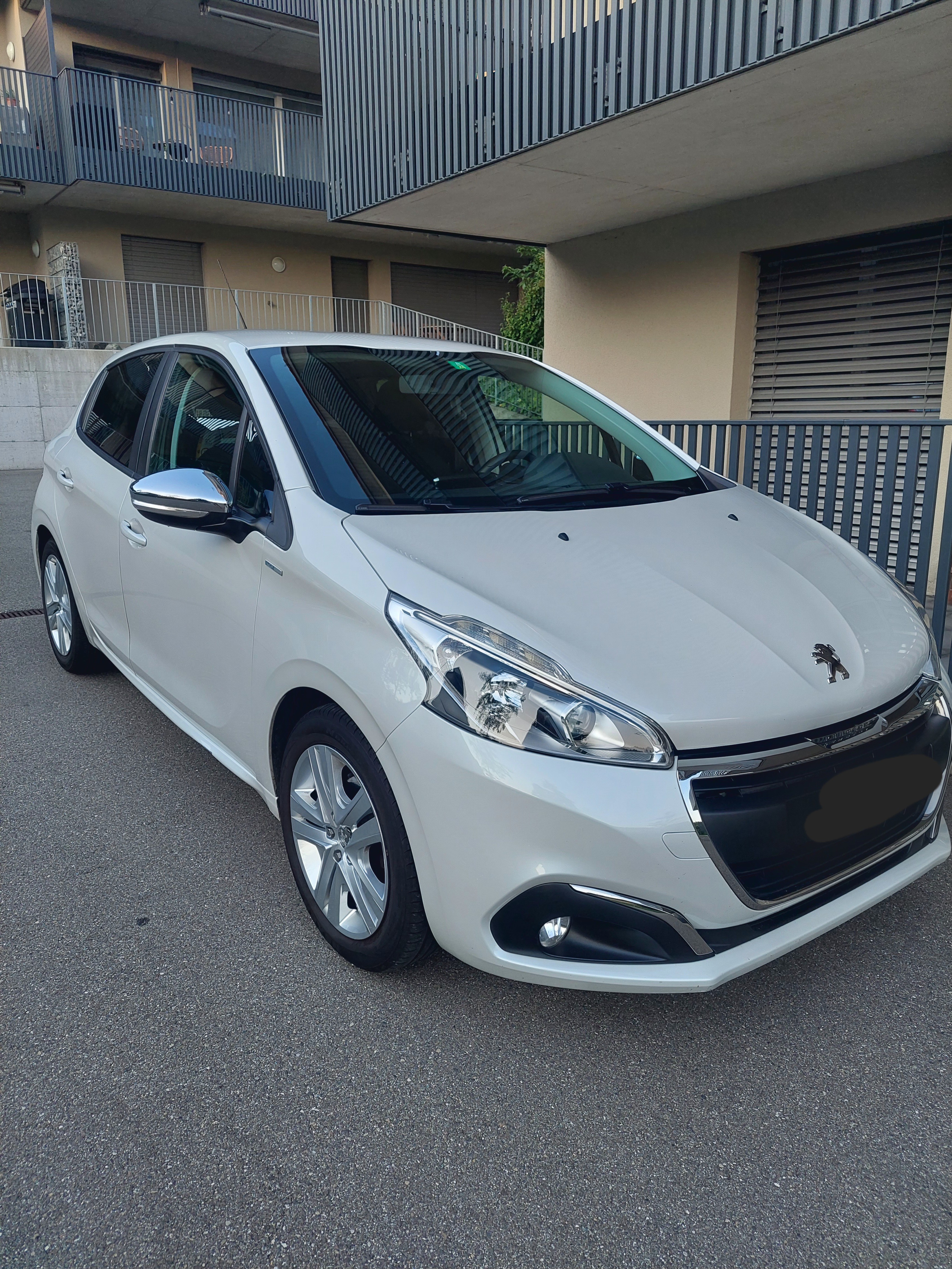 PEUGEOT 208 1.2 PureTech Style