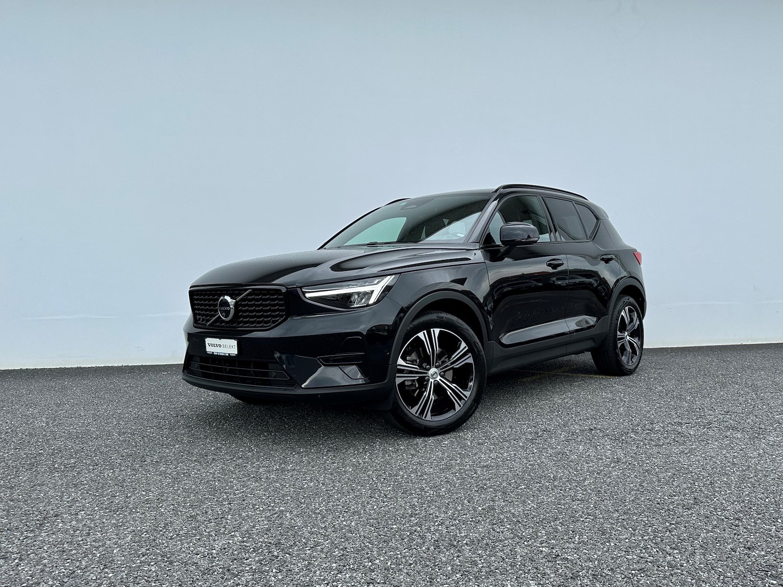 VOLVO XC40 2.0 B4 MH Plus Dark