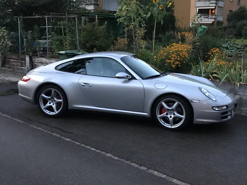 PORSCHE 911 Carrera 4S