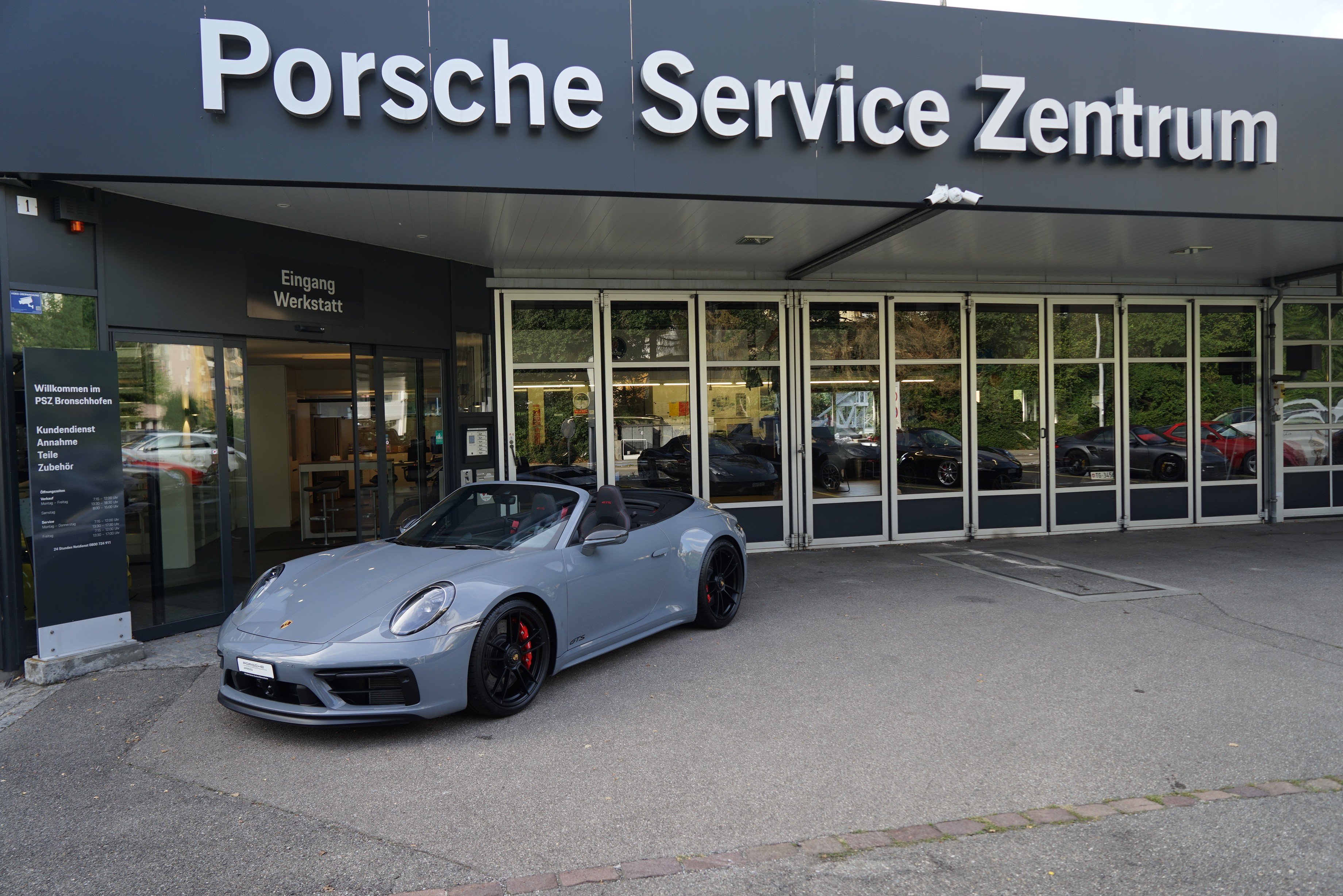 PORSCHE 911 Carrera 4 GTS Cabriolet PDK