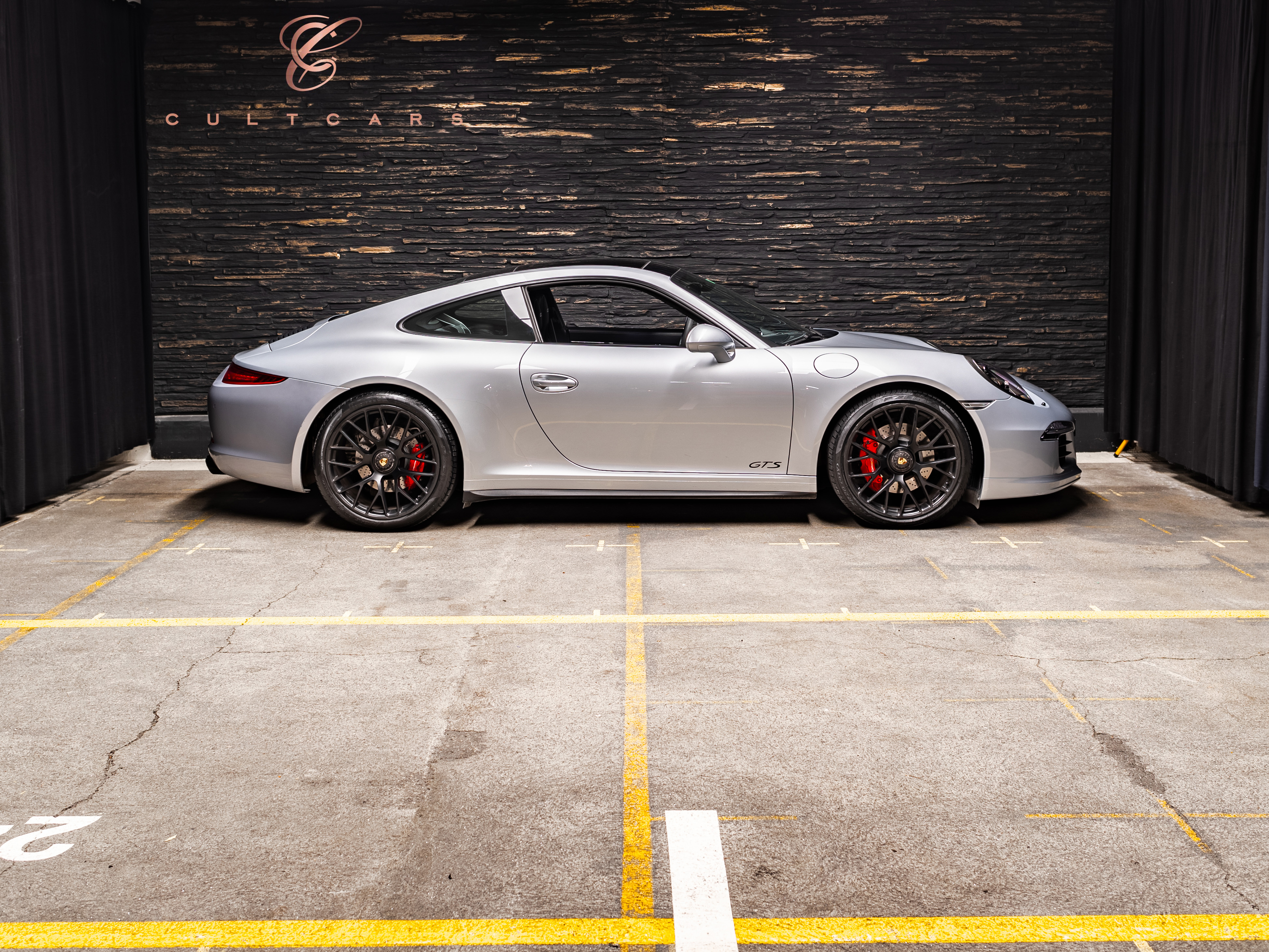 PORSCHE 911 Carrera 4 GTS PDK