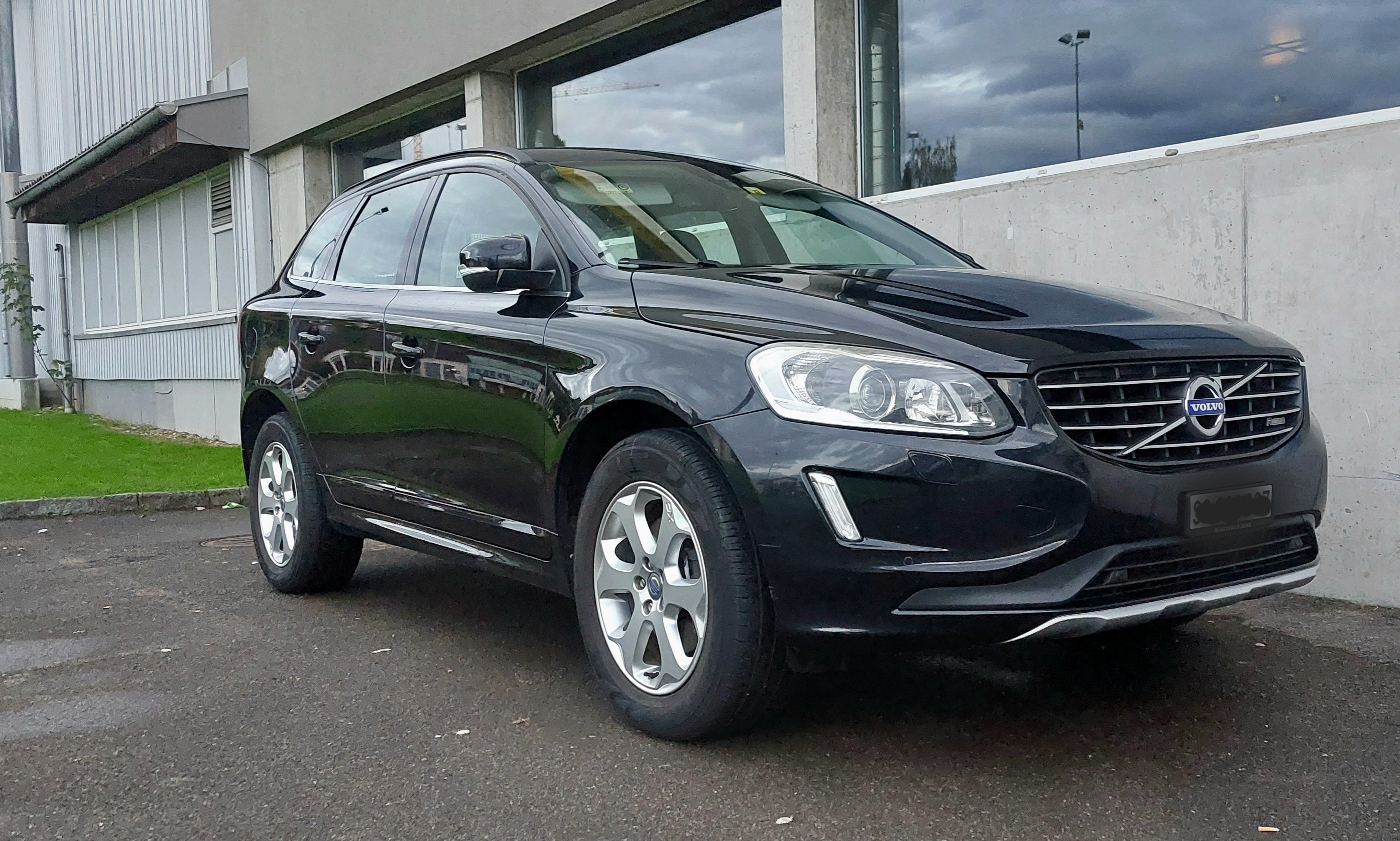 VOLVO XC60 D4 AWD Momentum Geartronic