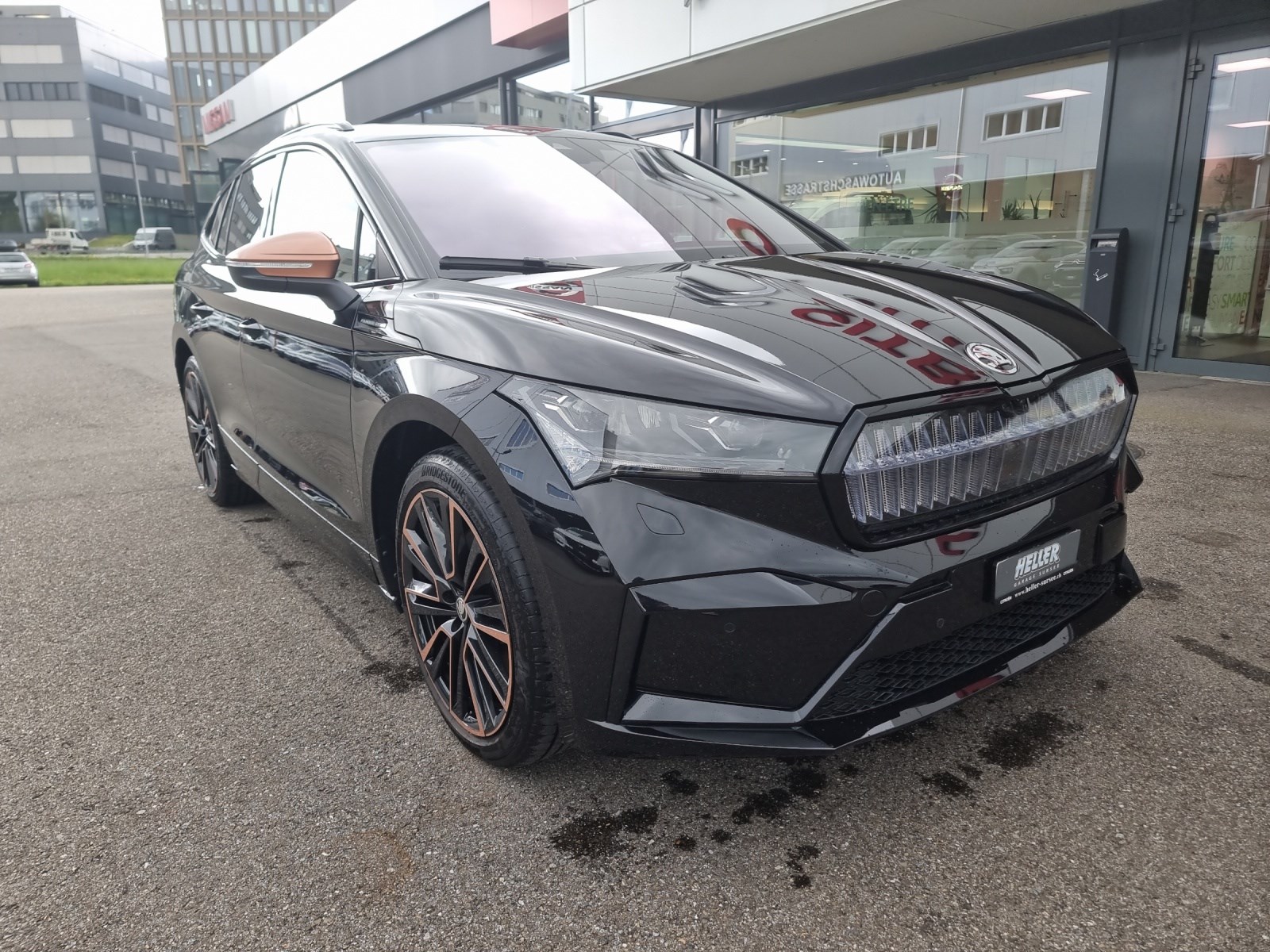 SKODA Enyaq iV 80x Founders Edition