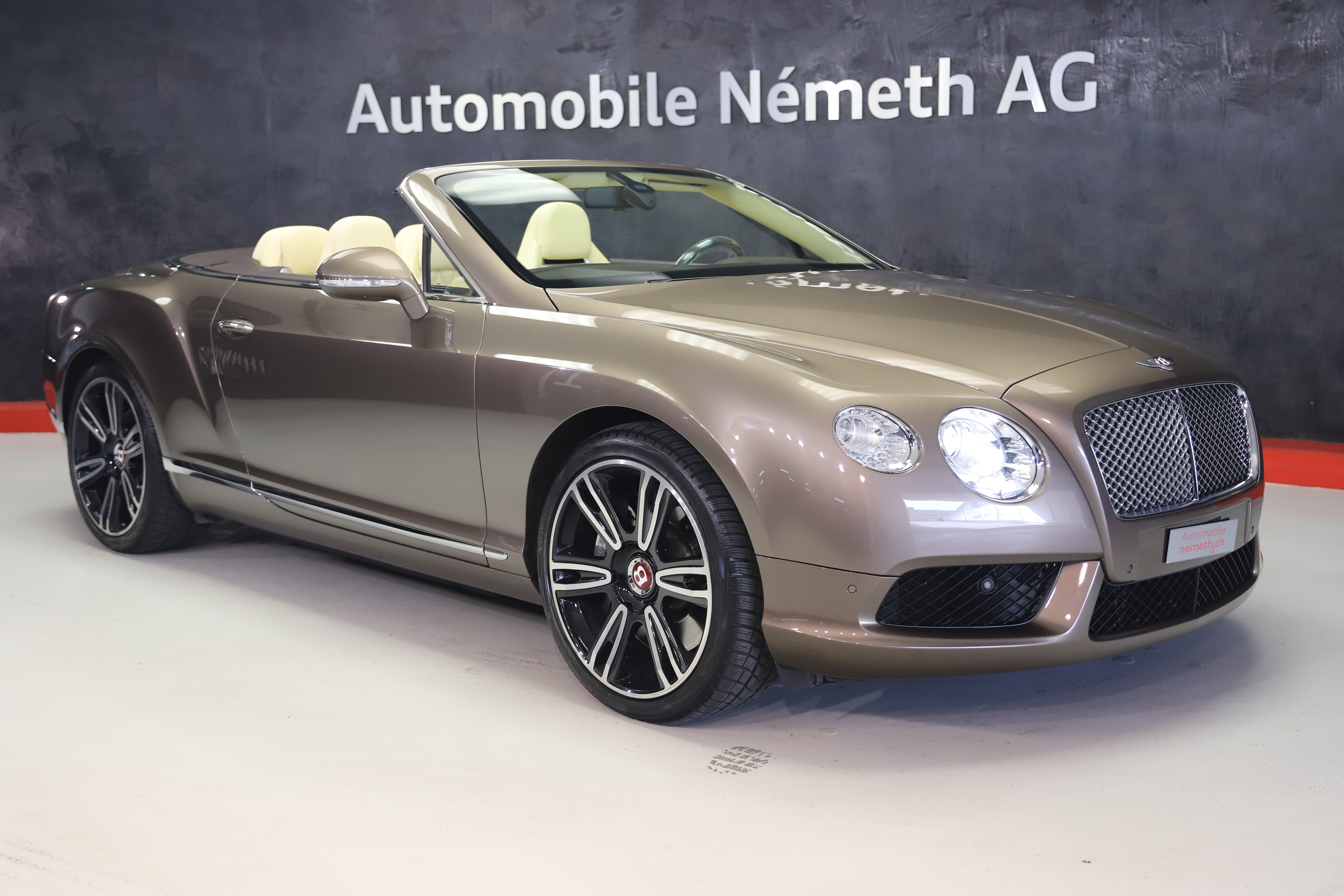 BENTLEY Continental GTC 4.0 V8