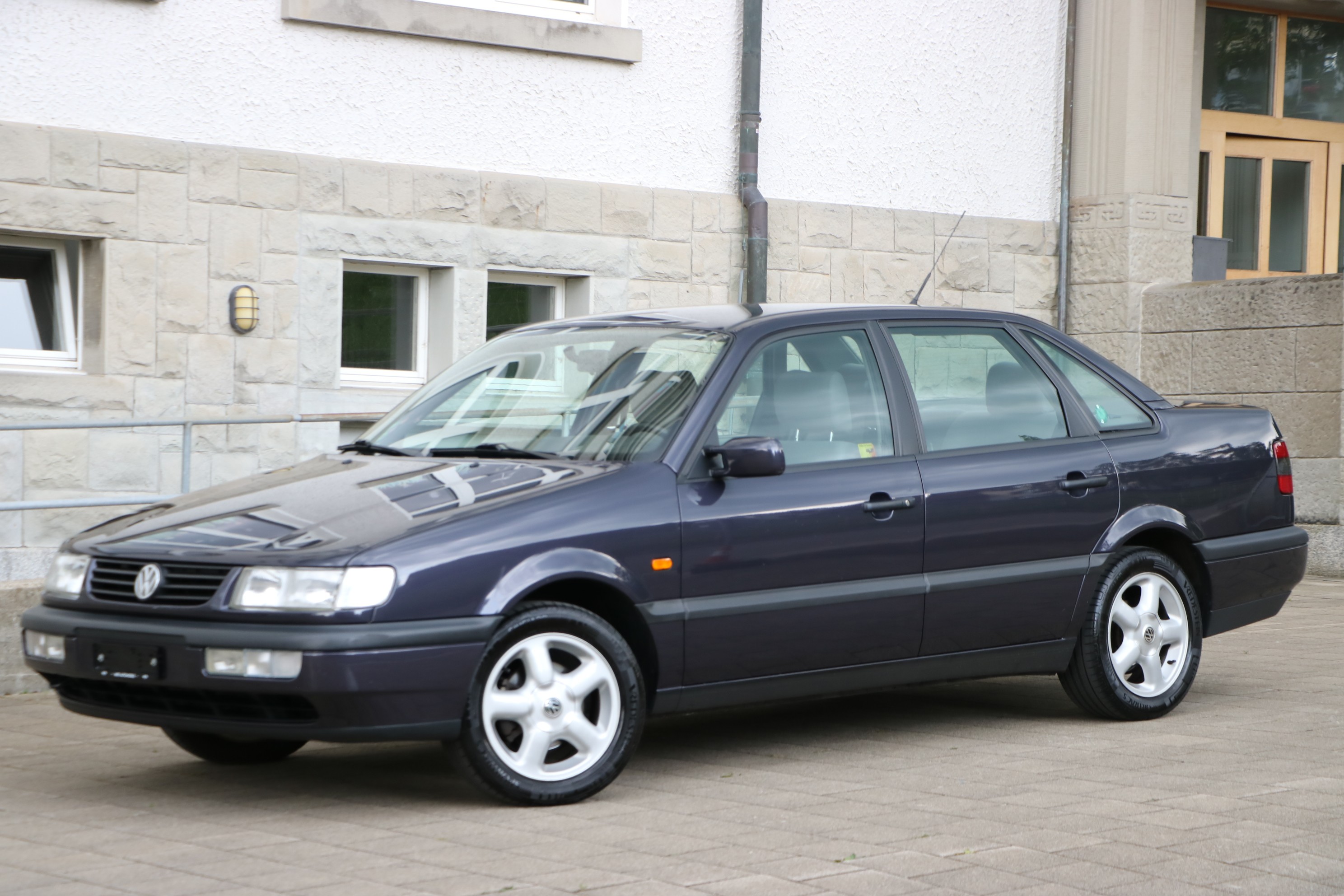 VW Passat 2000 Swiss Star