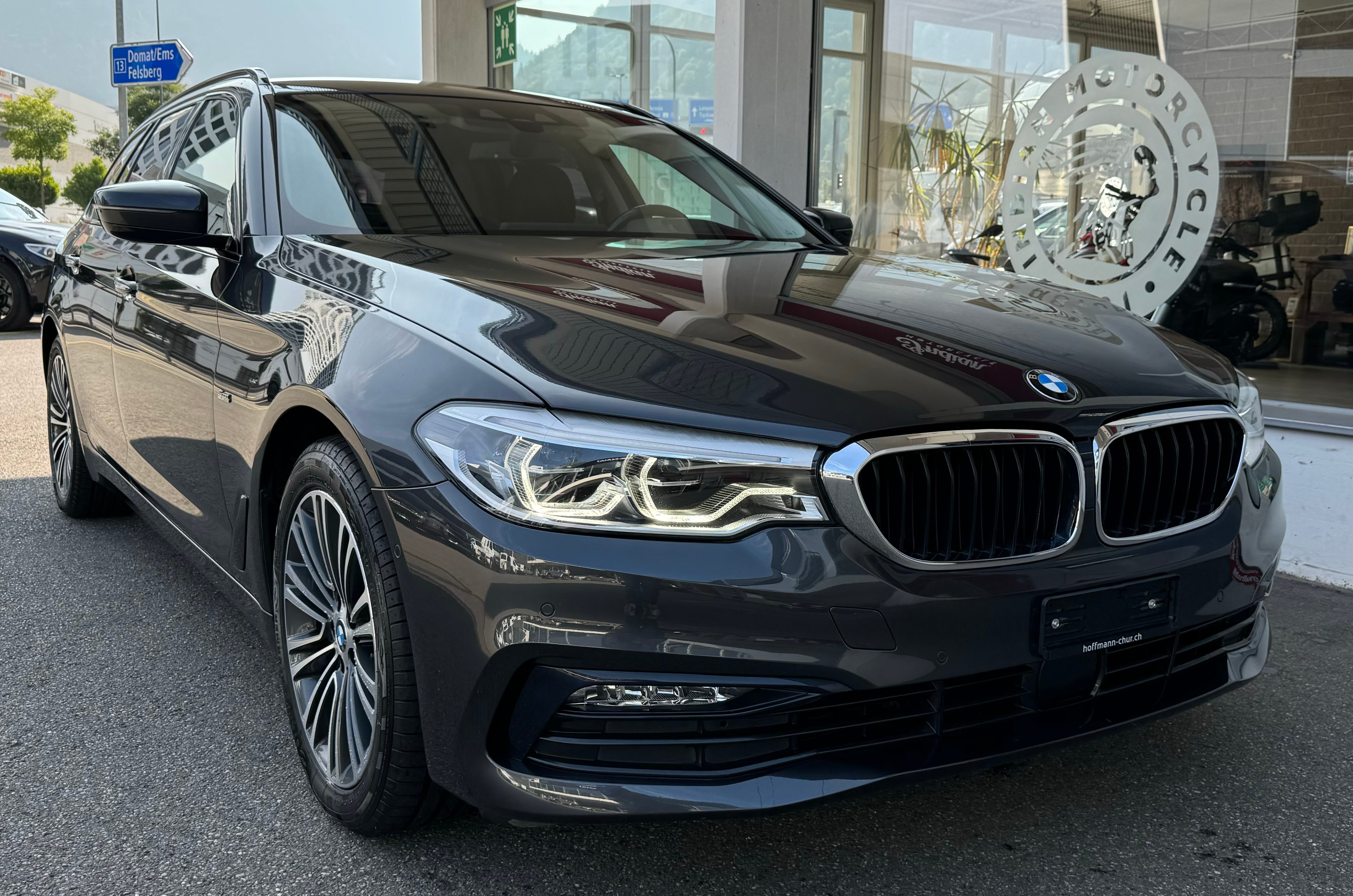 BMW 530d xDrive Touring Sport Line Steptronic