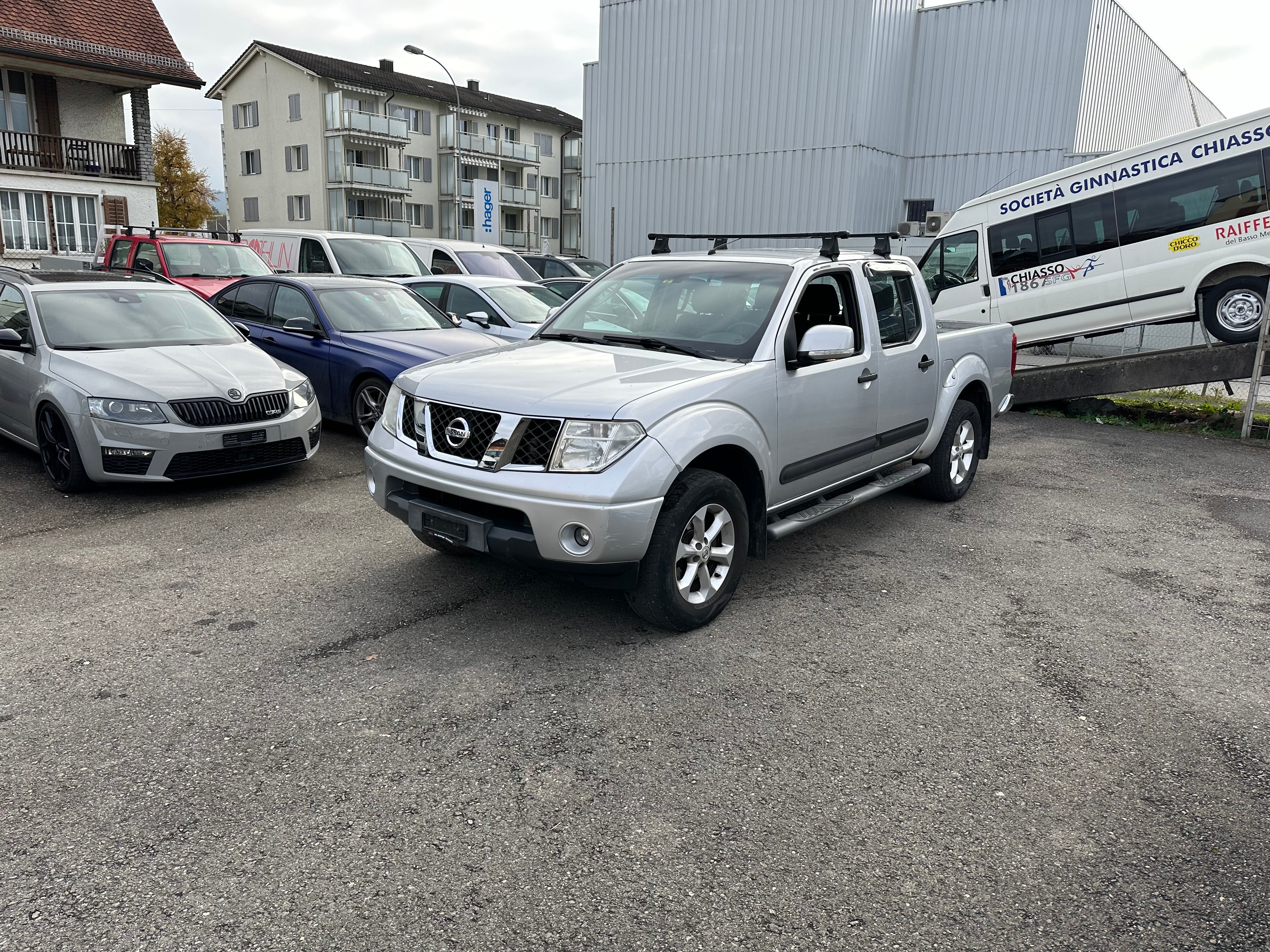 NISSAN Navara Double Cab SE 2.5 dCi 4WD