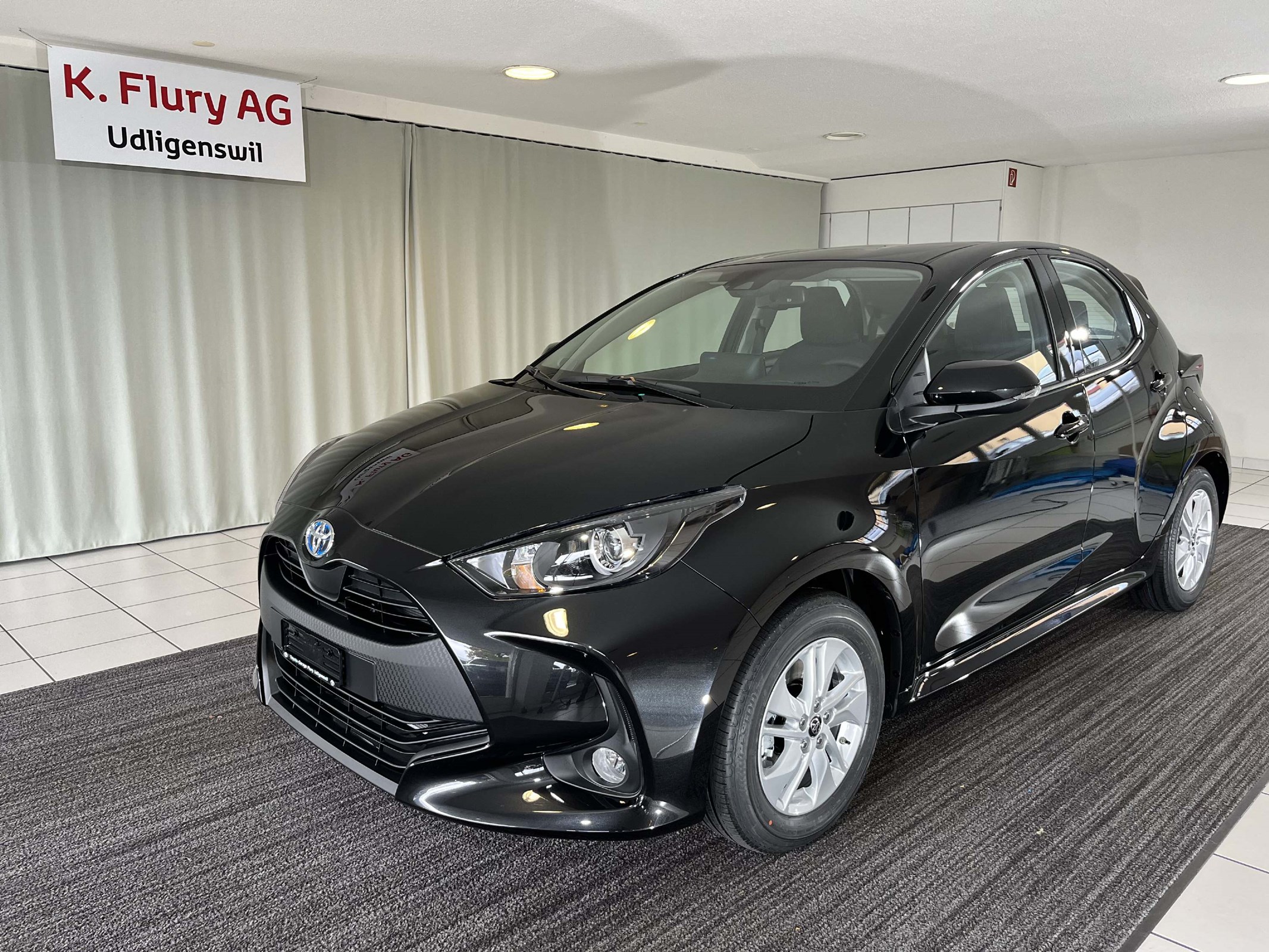 TOYOTA Yaris 1.5 VVT-i HSD Trend