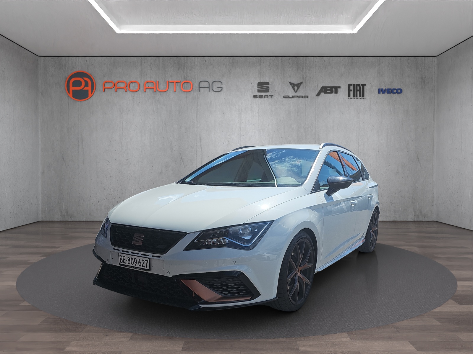 SEAT Leon ST 2.0 TSI Cupra R 300 4 Drive DSG