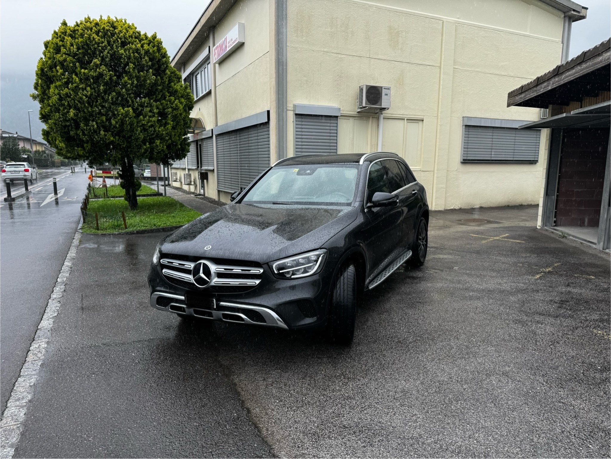 MERCEDES-BENZ GLC 300 e AMG Line 4Matic 9G-Tronic