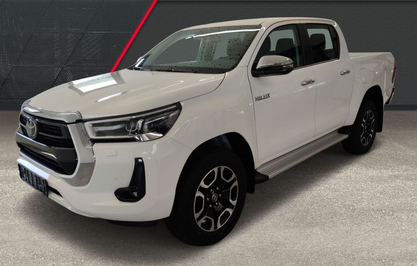 TOYOTA Hilux 2.4D-4D Style Double Cab 4x4