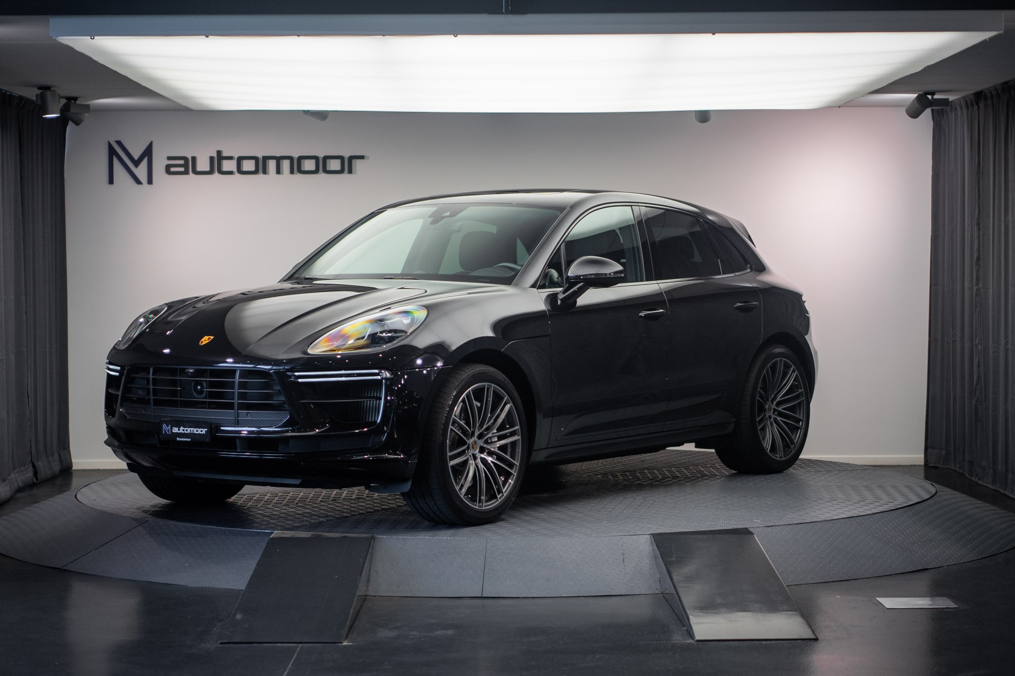 PORSCHE Macan Turbo PDK