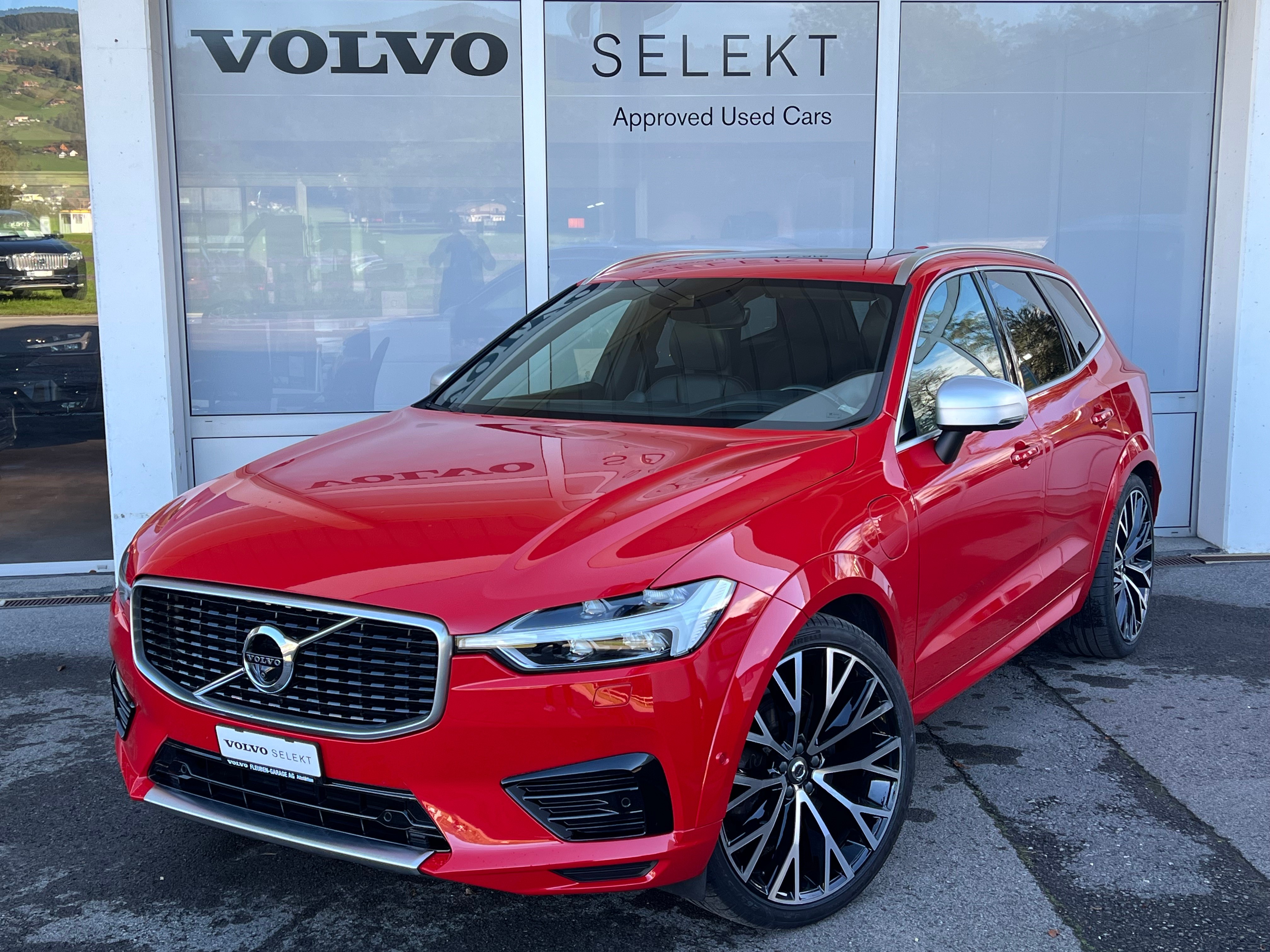 VOLVO XC60 T8 eAWD R-Design