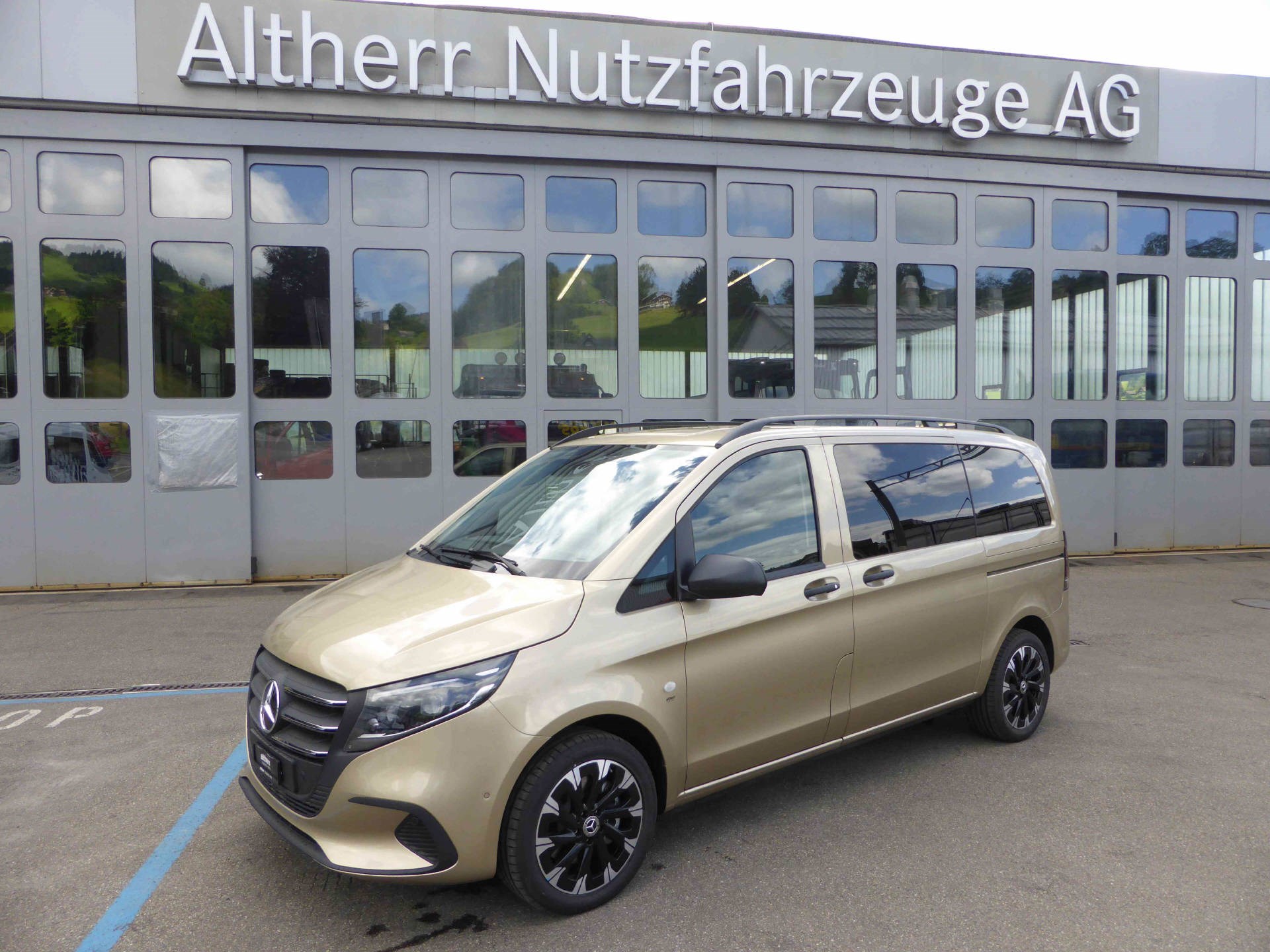 MERCEDES-BENZ Vito 119 CDI KB Tourer Select K 4x4