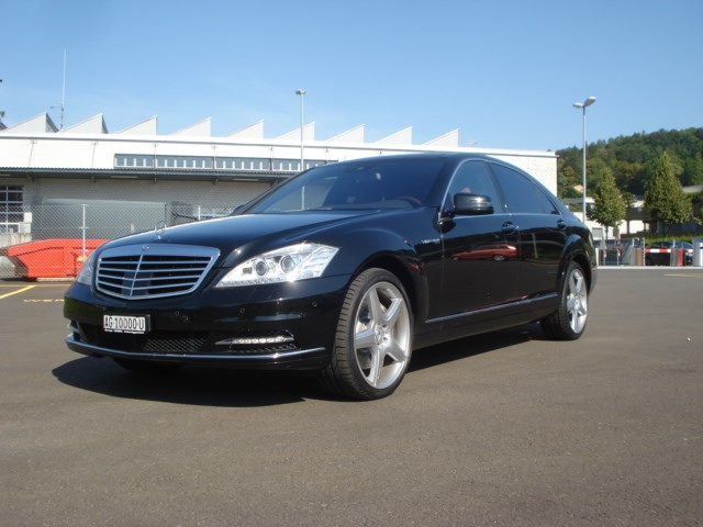 MERCEDES-BENZ S 500 L BlueEfficiency SS 4Matic 7G-Tronic